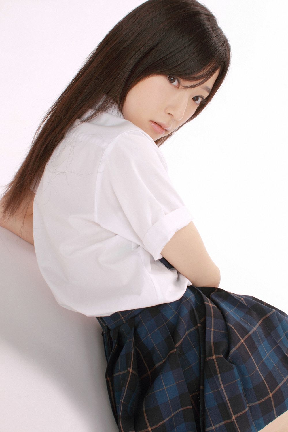Mika Narumi 成実美香《黑髮おねえサマー入學!》 [YS Web] Vol.512