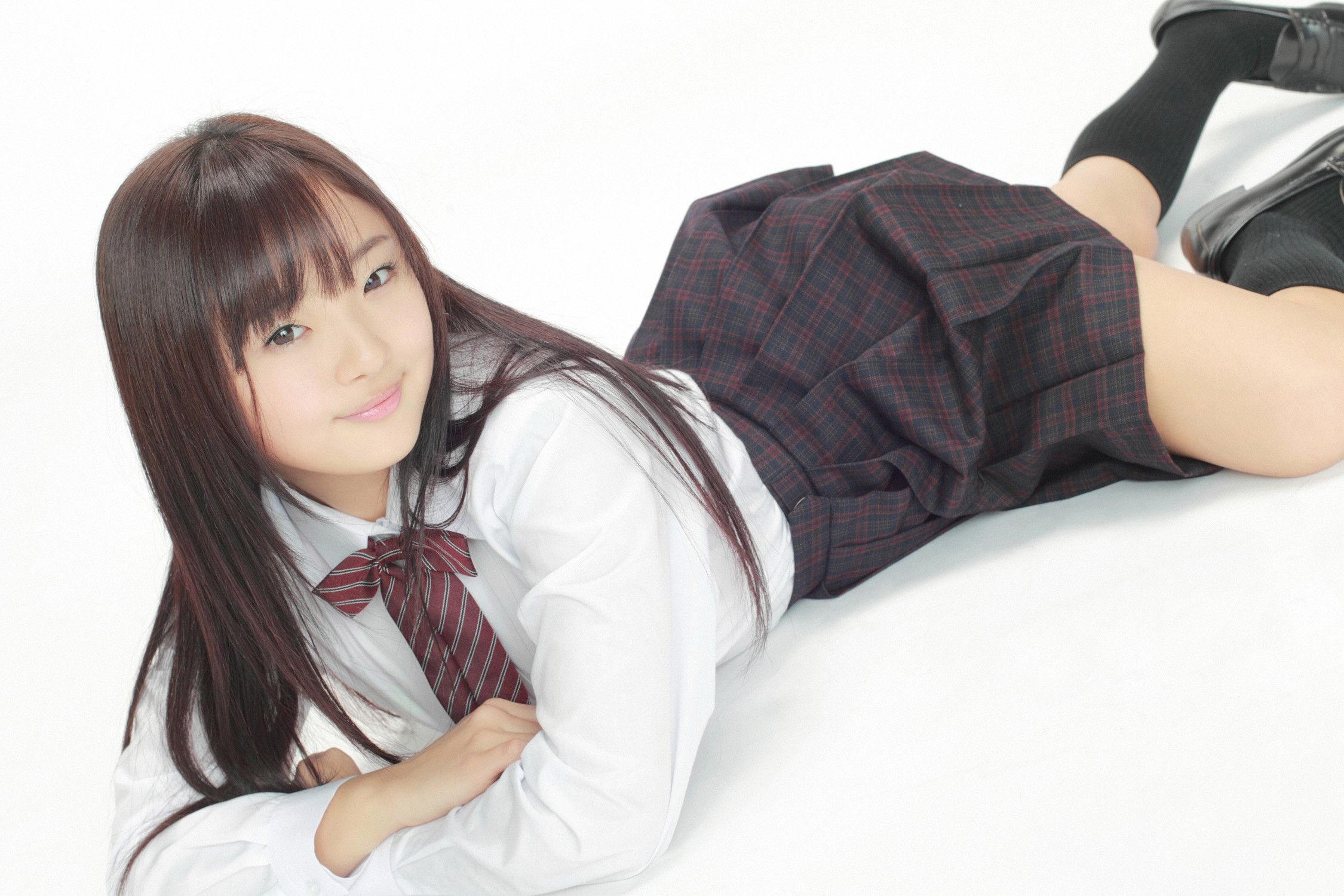 愛沢新菜《ちっちゃおっきい美少女入学！》 [YS Web] Vol.551