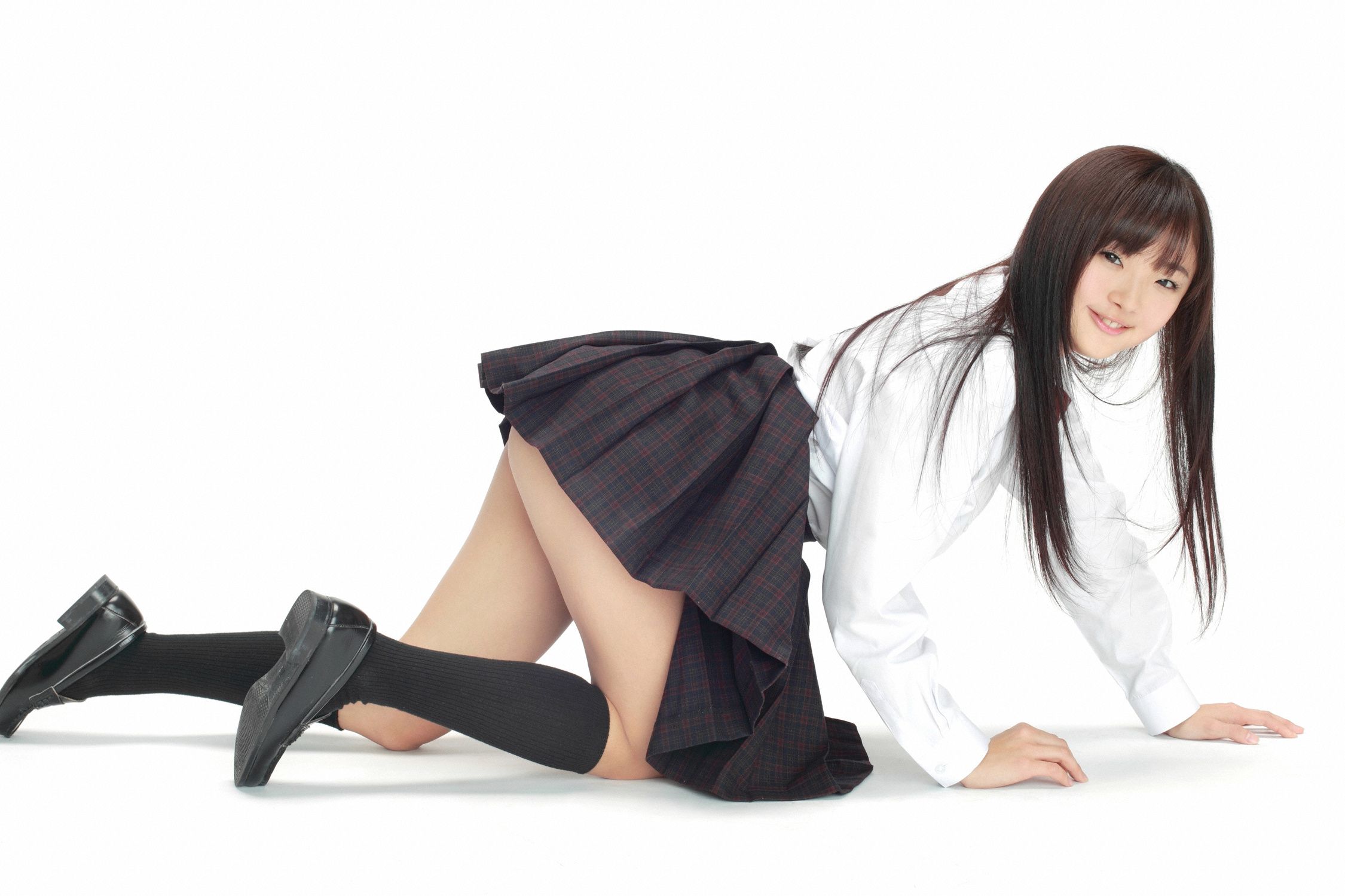 愛沢新菜《ちっちゃおっきい美少女入学！》 [YS Web] Vol.551