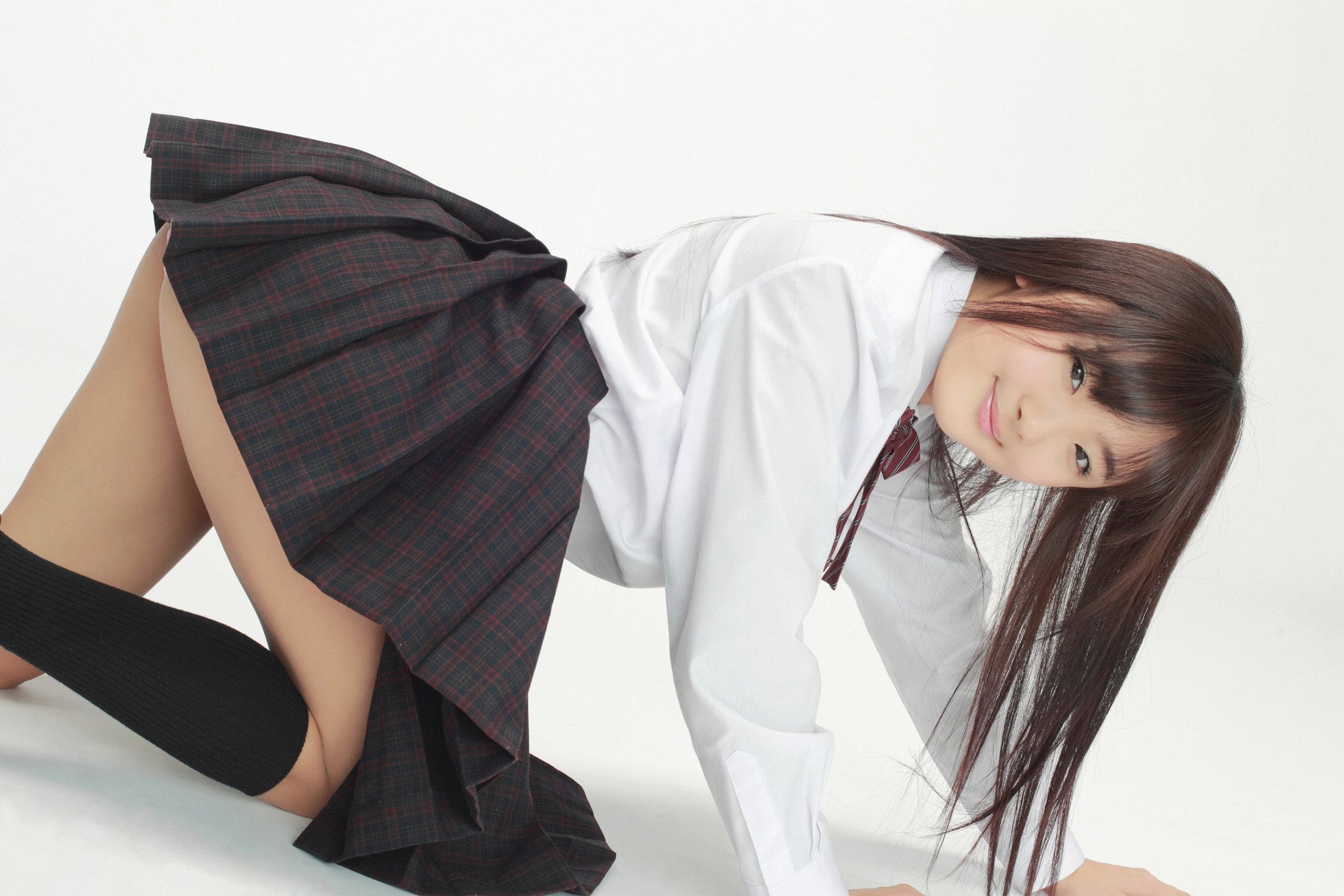 愛沢新菜《ちっちゃおっきい美少女入学！》 [YS Web] Vol.551