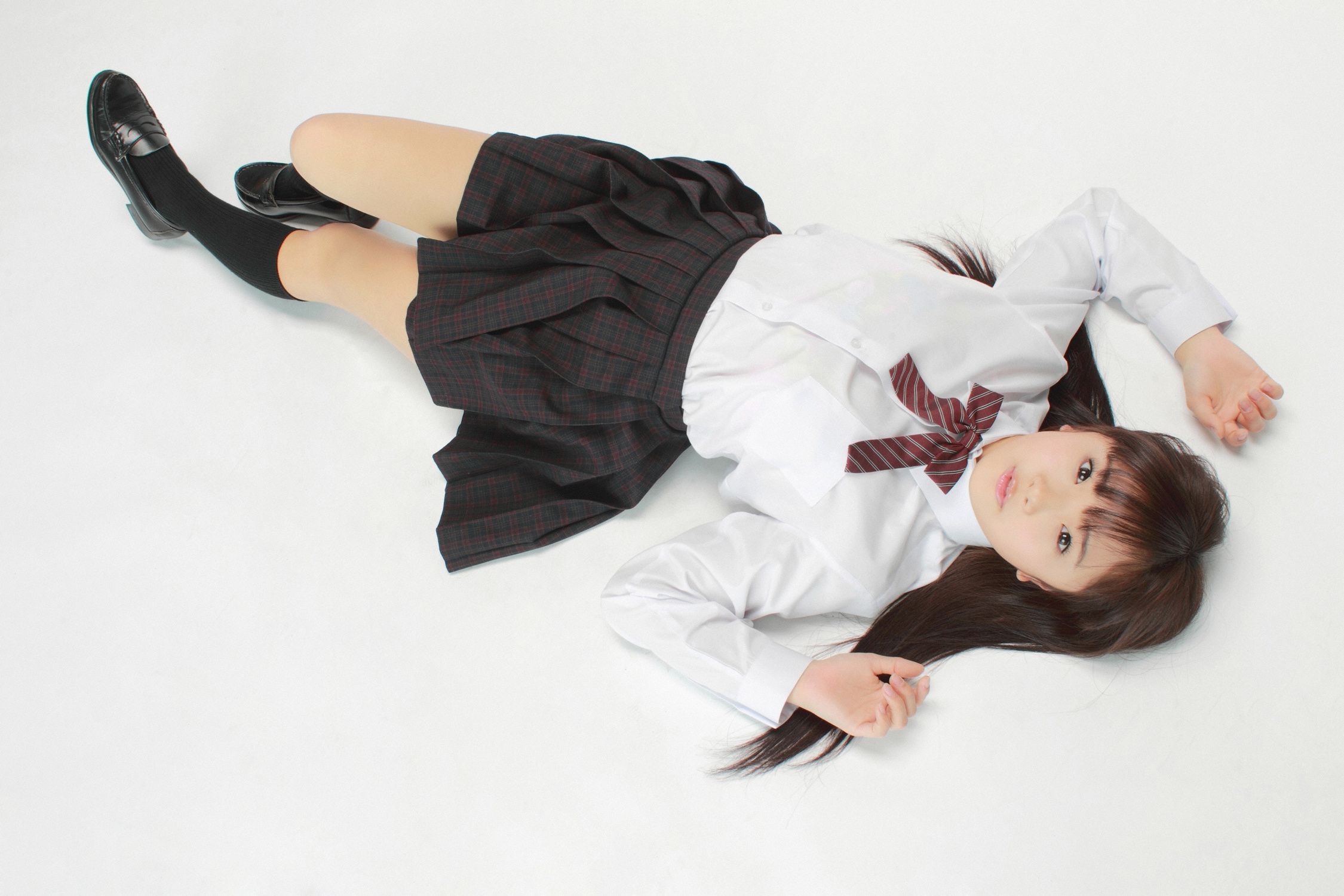 愛沢新菜《ちっちゃおっきい美少女入学！》 [YS Web] Vol.551
