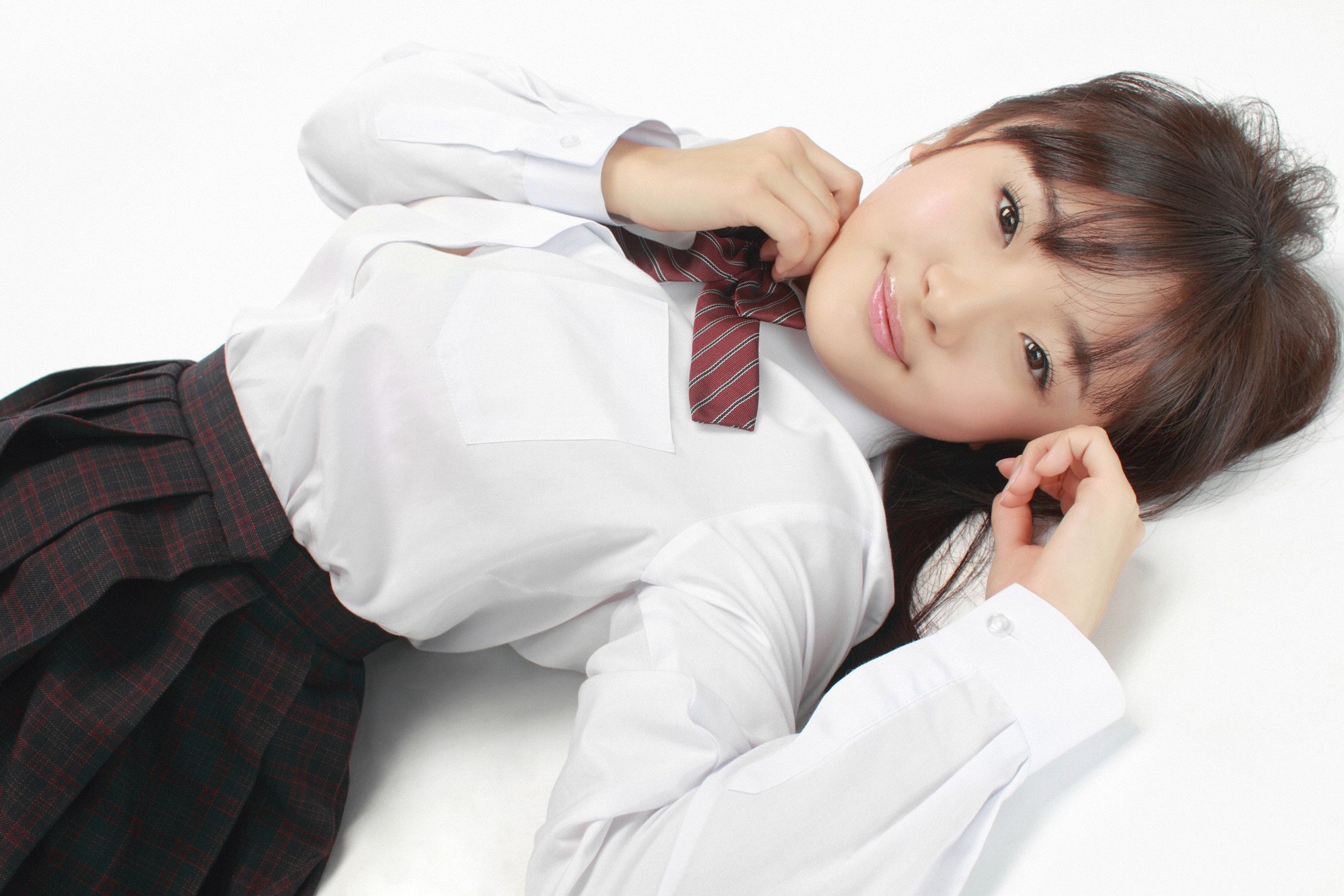 愛沢新菜《ちっちゃおっきい美少女入学！》 [YS Web] Vol.551