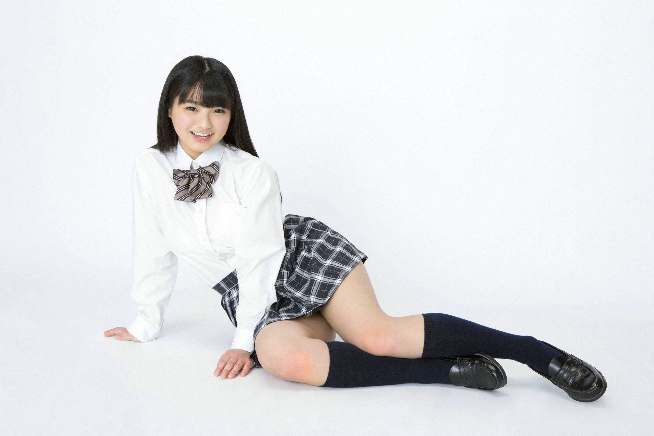 片岡沙耶《童顏ボイーン少女入學》 [YS Web] Vol.600