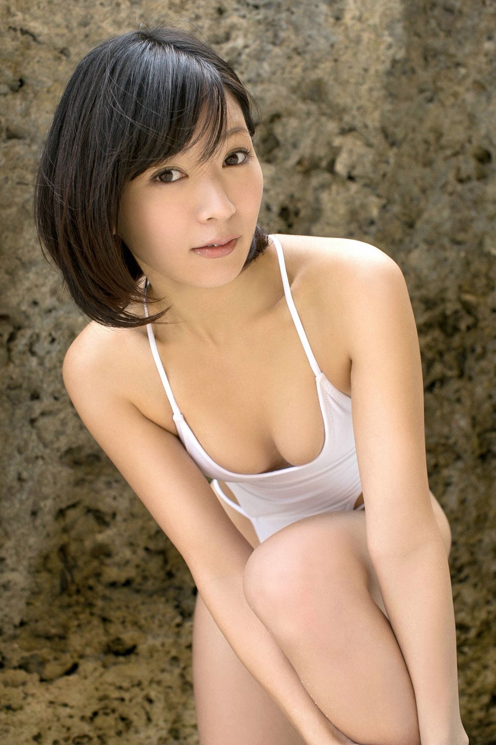 階戸瑠李《キュートなヒップにドッキン!》 [YS Web] Vol.603
