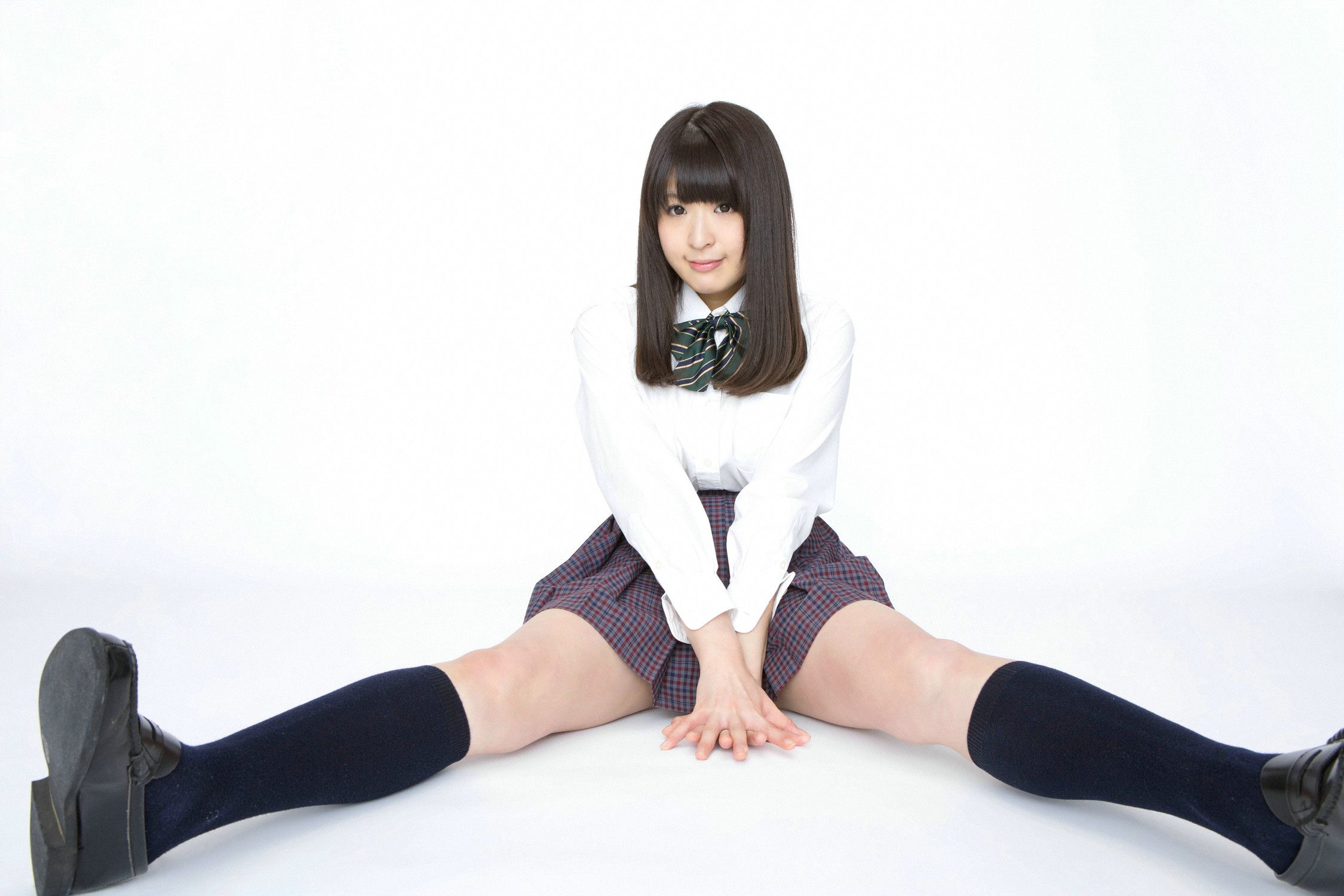 二ノ宫桃《Gカップ！现役ナースが入学！》 [YS Web] Vol.604