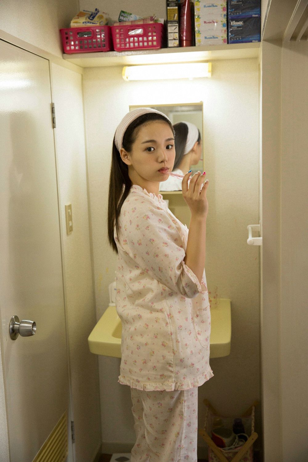 篠崎愛《In The Room》 [YS Web] Vol.629