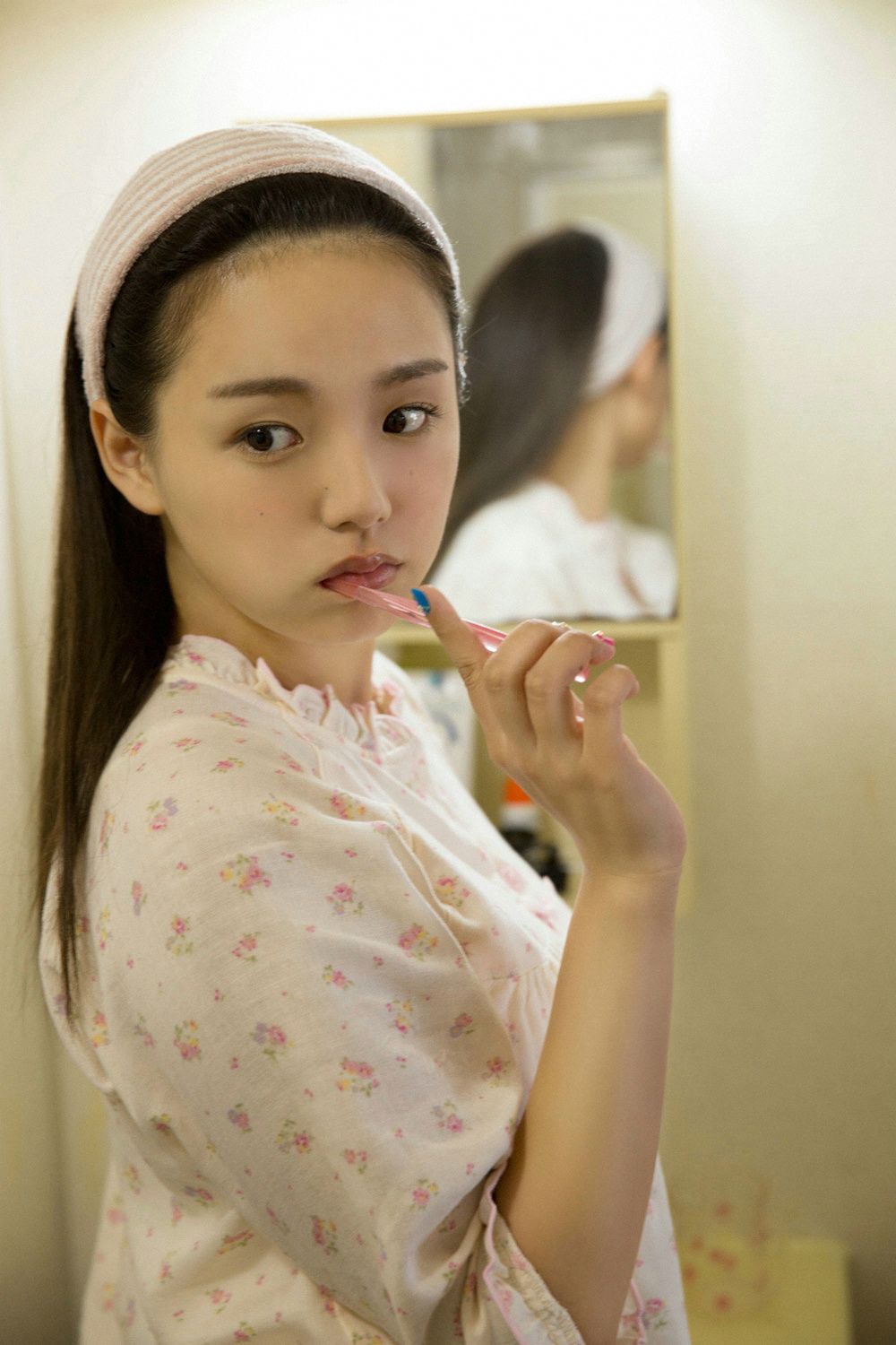 篠崎愛《In The Room》 [YS Web] Vol.629