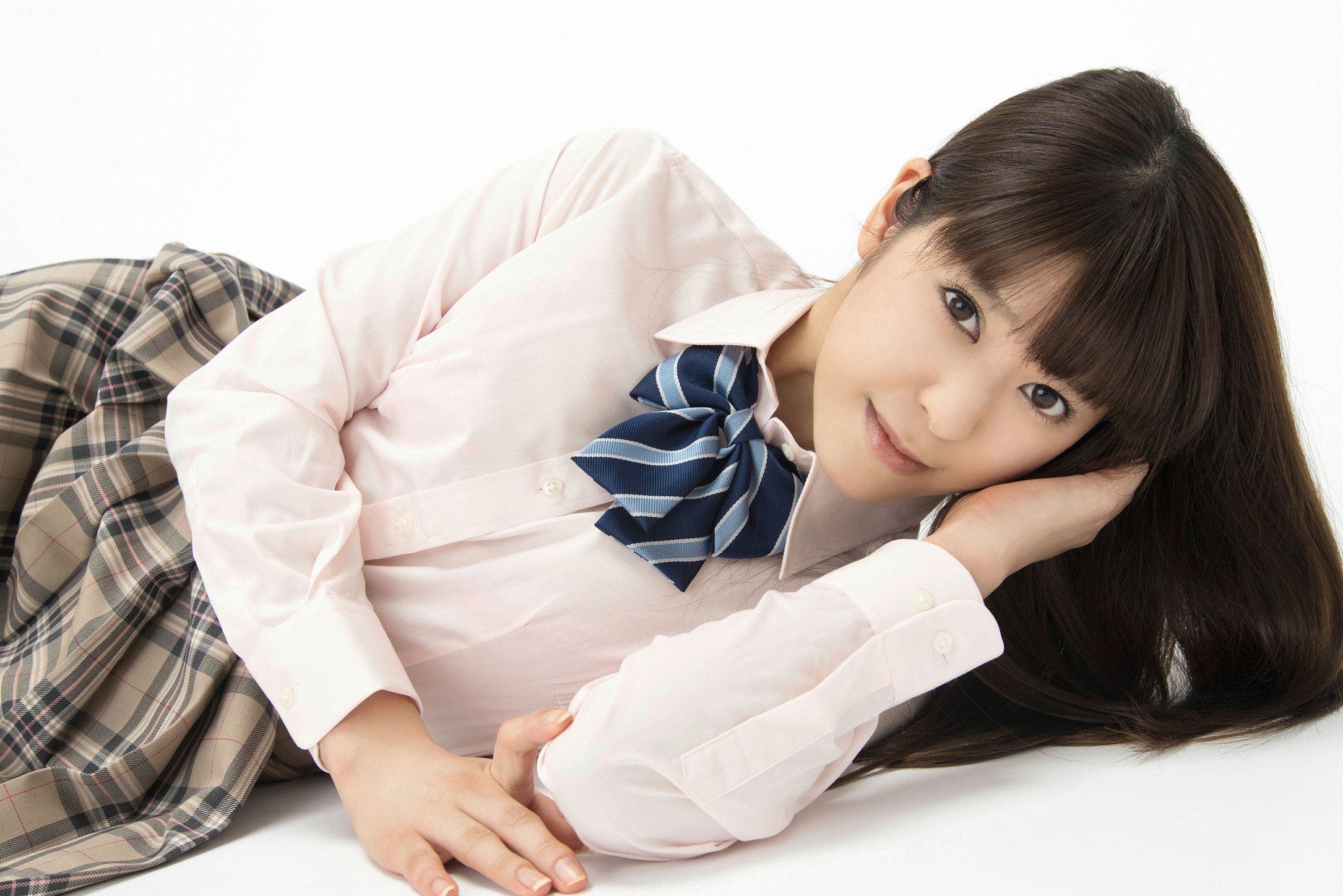 Ai Okura 大藏愛《超美形！新锐女优さん入学！》 [YS Web] Vol.632