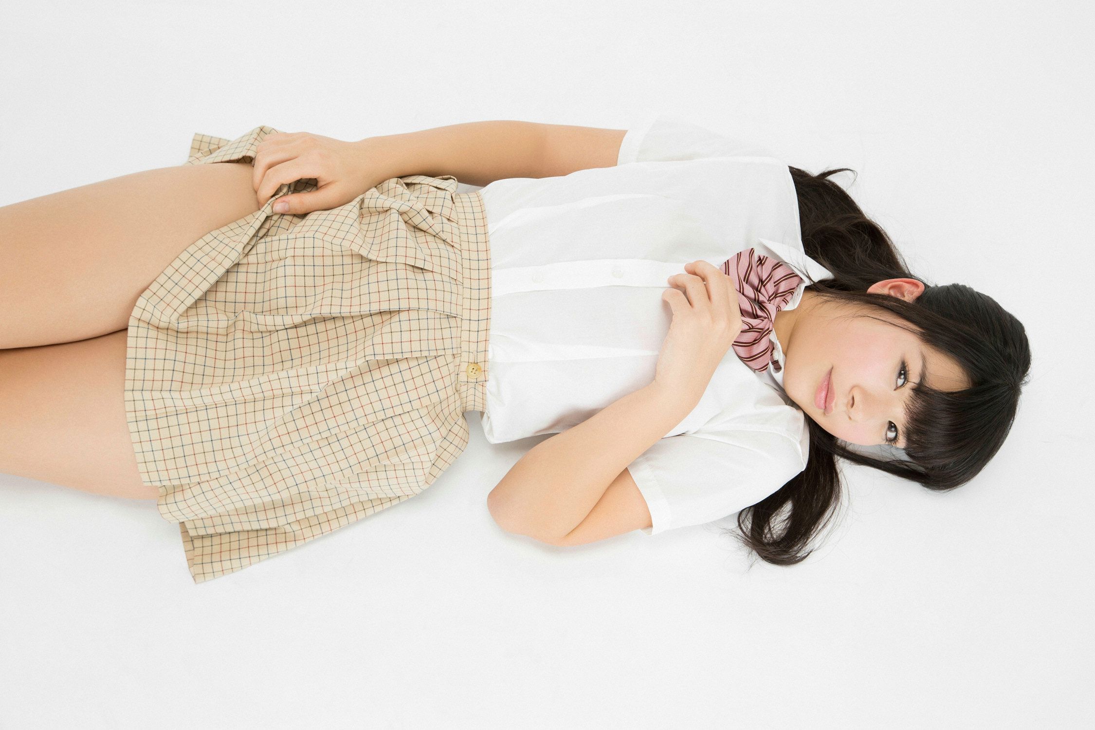 芹沢潤/芹泽润《日本一スカートが短い现役女子高生グラドル入学！》 [YS Web] Vol.640