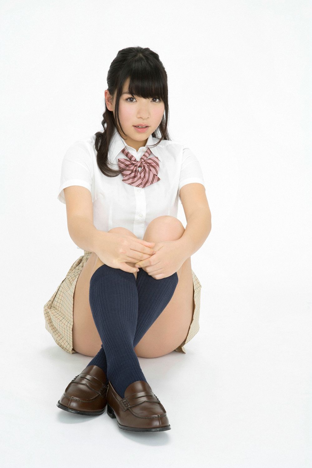 芹沢潤/芹泽润《日本一スカートが短い现役女子高生グラドル入学！》 [YS Web] Vol.640