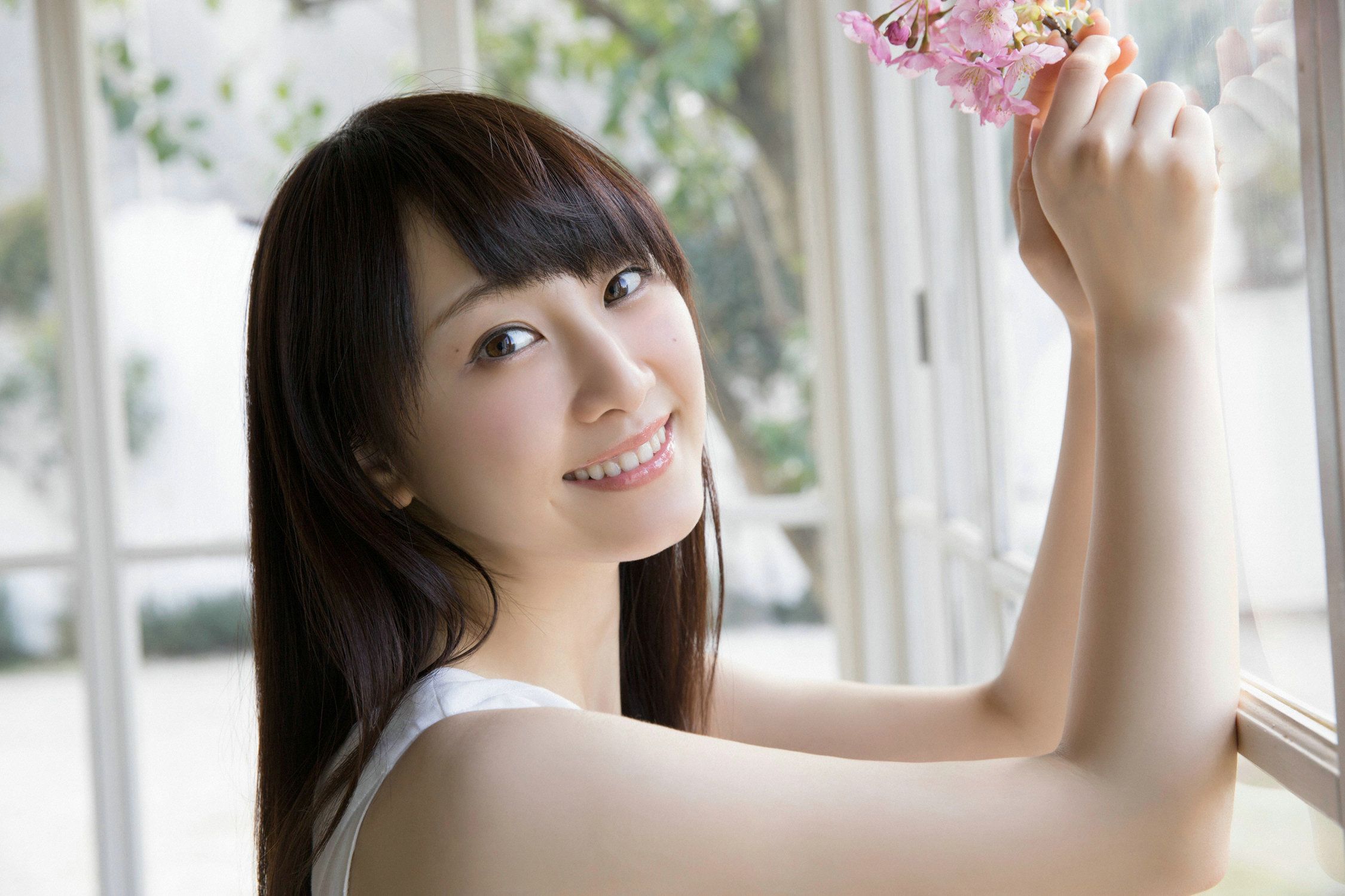 松井玲奈《春色のヒロイン》 [YS Web] Vol.645