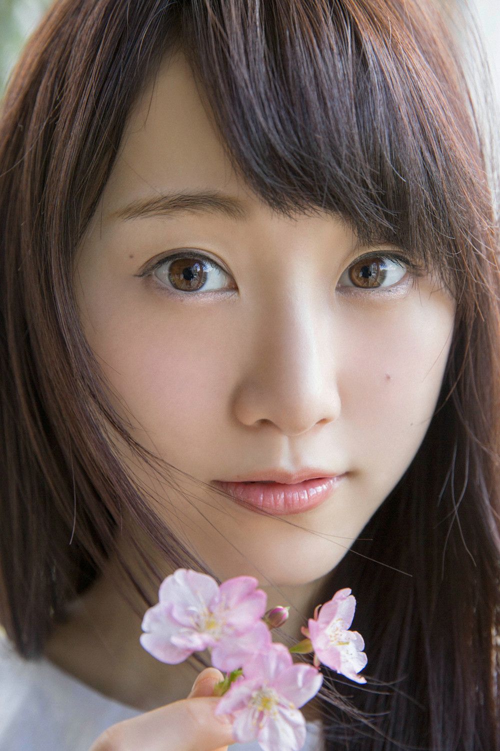 松井玲奈《春色のヒロイン》 [YS Web] Vol.645