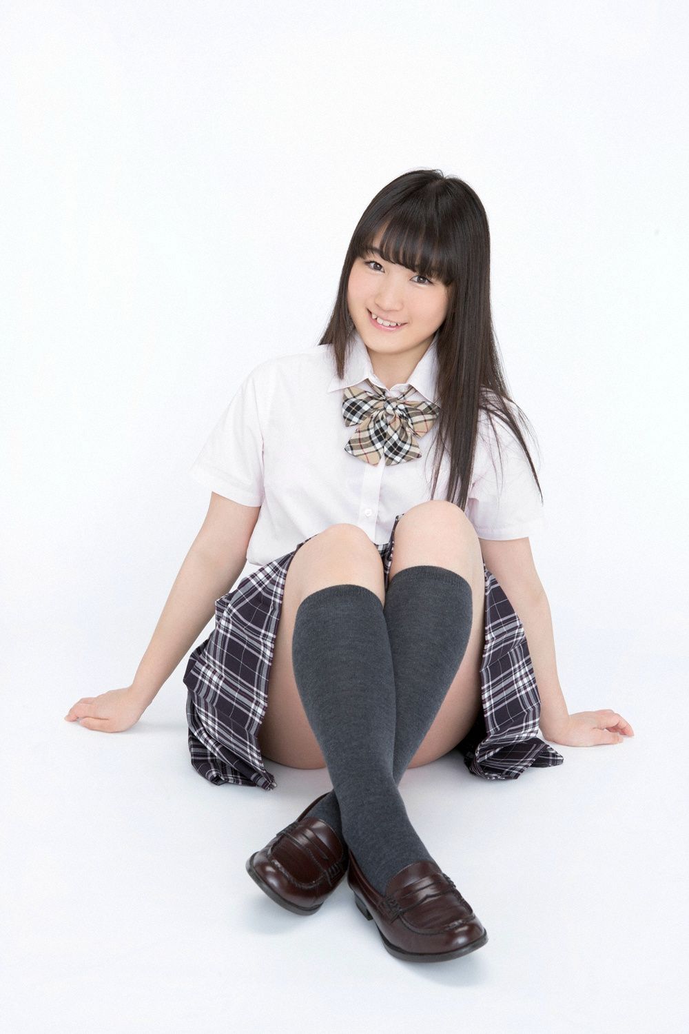 片瀬美月《Gカップはにかみ美少女入学!!》 [YS Web] Vol.665