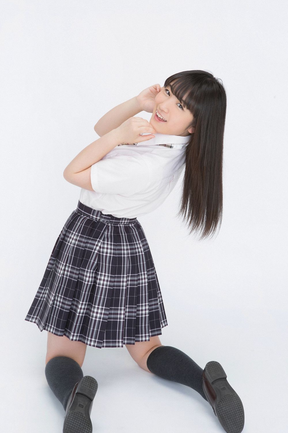 片瀬美月《Gカップはにかみ美少女入学!!》 [YS Web] Vol.665