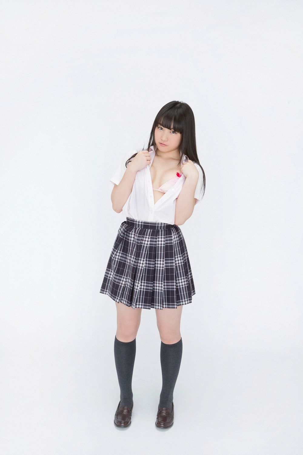 片瀬美月《Gカップはにかみ美少女入学!!》 [YS Web] Vol.665