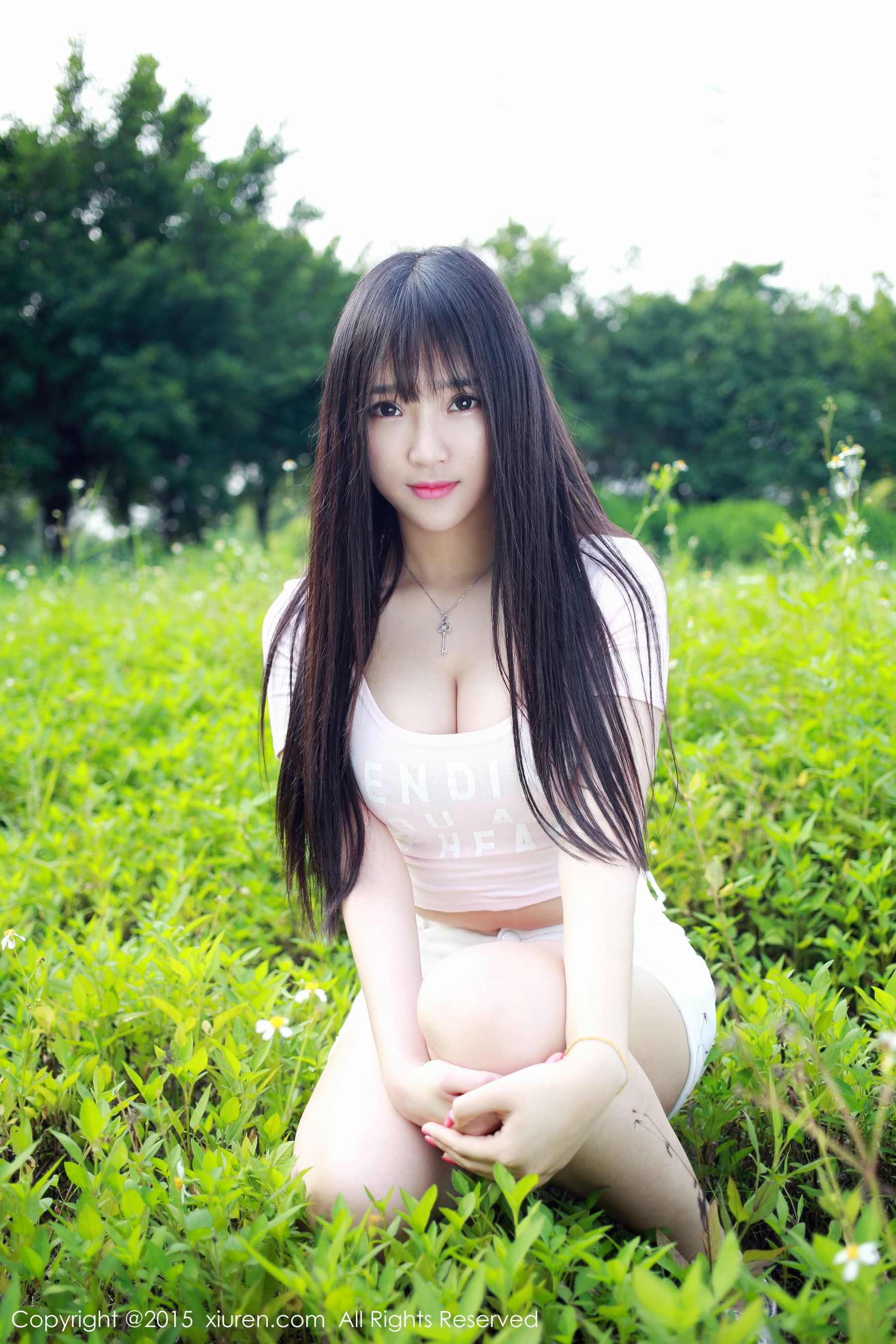 夏瑶baby《清新热裤妹子外拍》 [秀人网XiuRen] No.345