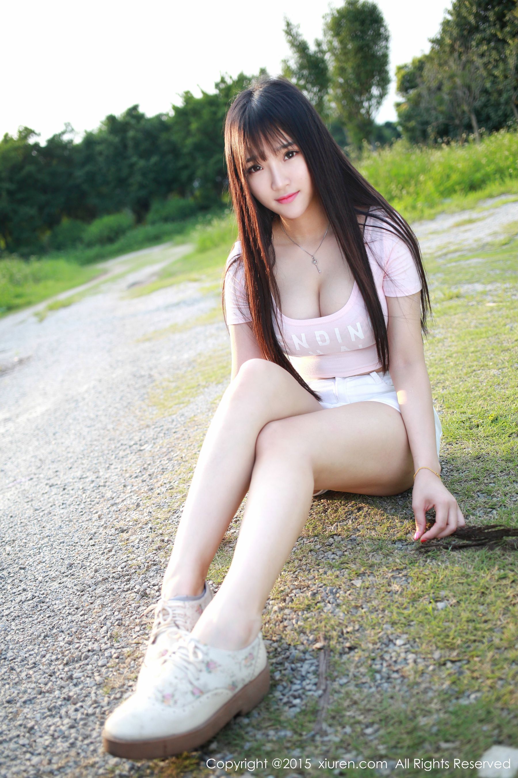 夏瑶baby《清新热裤妹子外拍》 [秀人网XiuRen] No.345