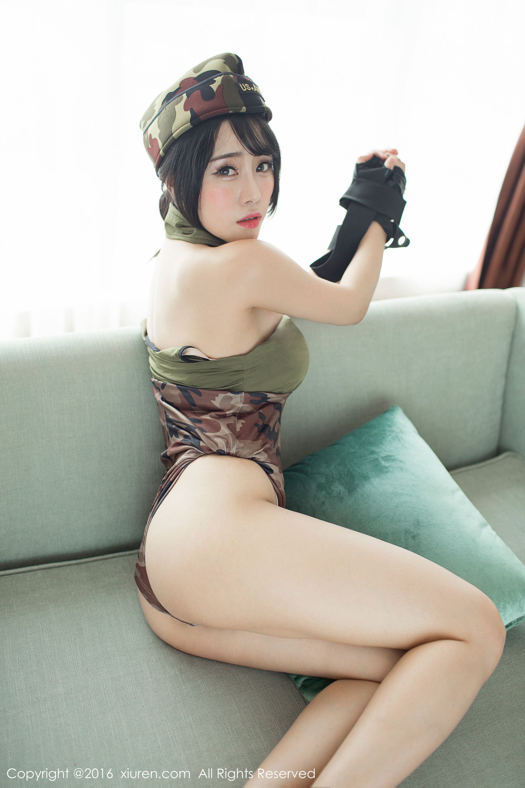 兜豆靓Youlina《迷彩服+浴室系列》 [秀人网XiuRen] No.519