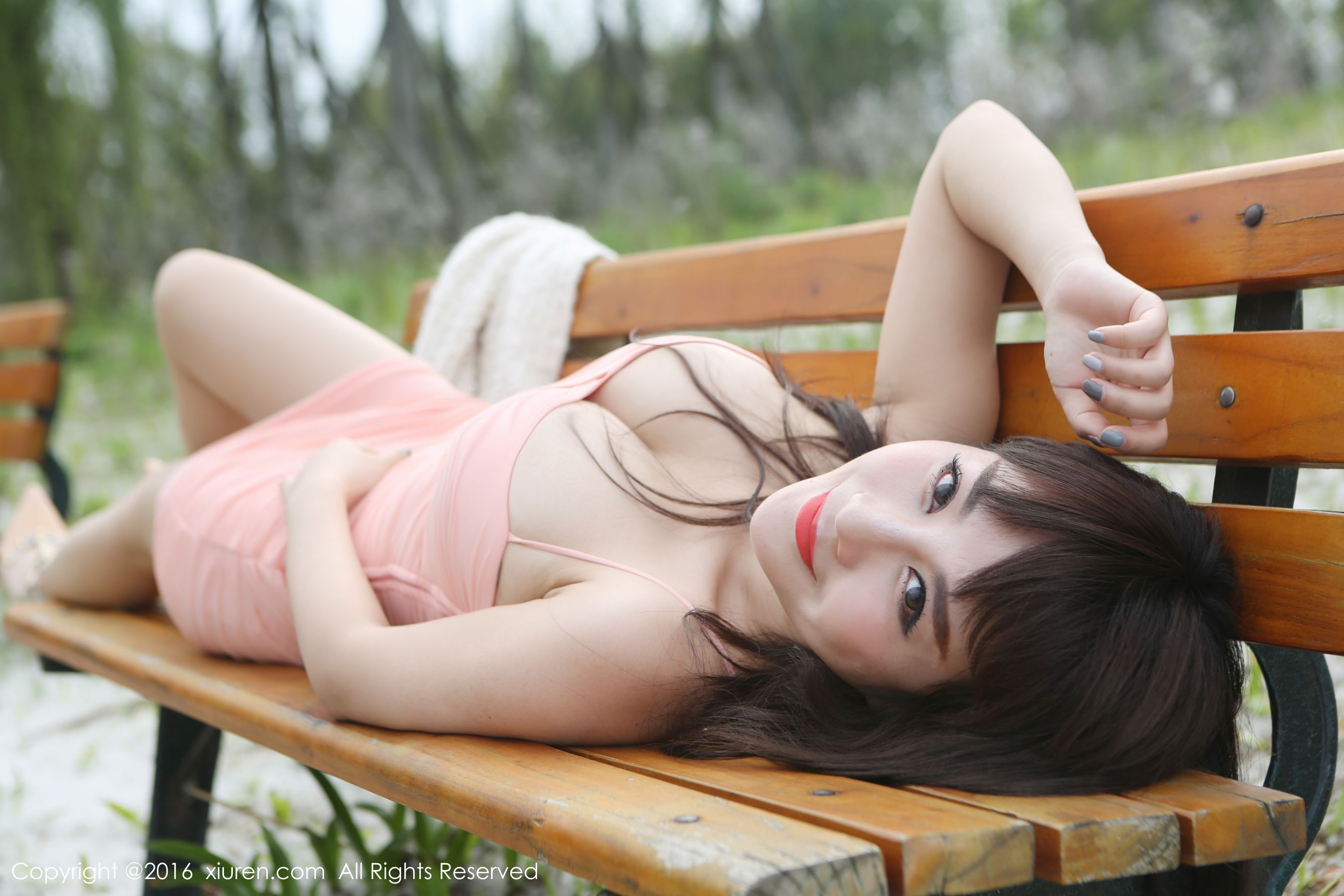 陈巧蓓isabella《外拍超短裙系列》 [秀人网XiuRen] No.529