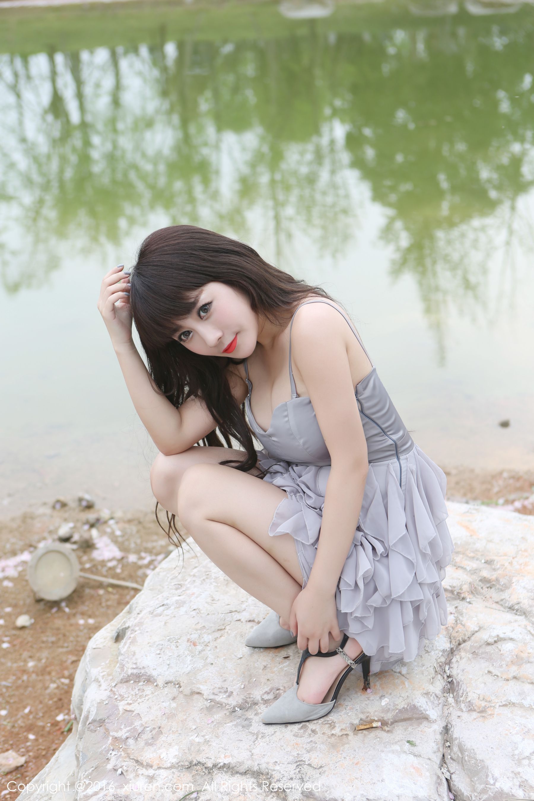 陈巧蓓isabella《外拍超短裙系列》 [秀人网XiuRen] No.529