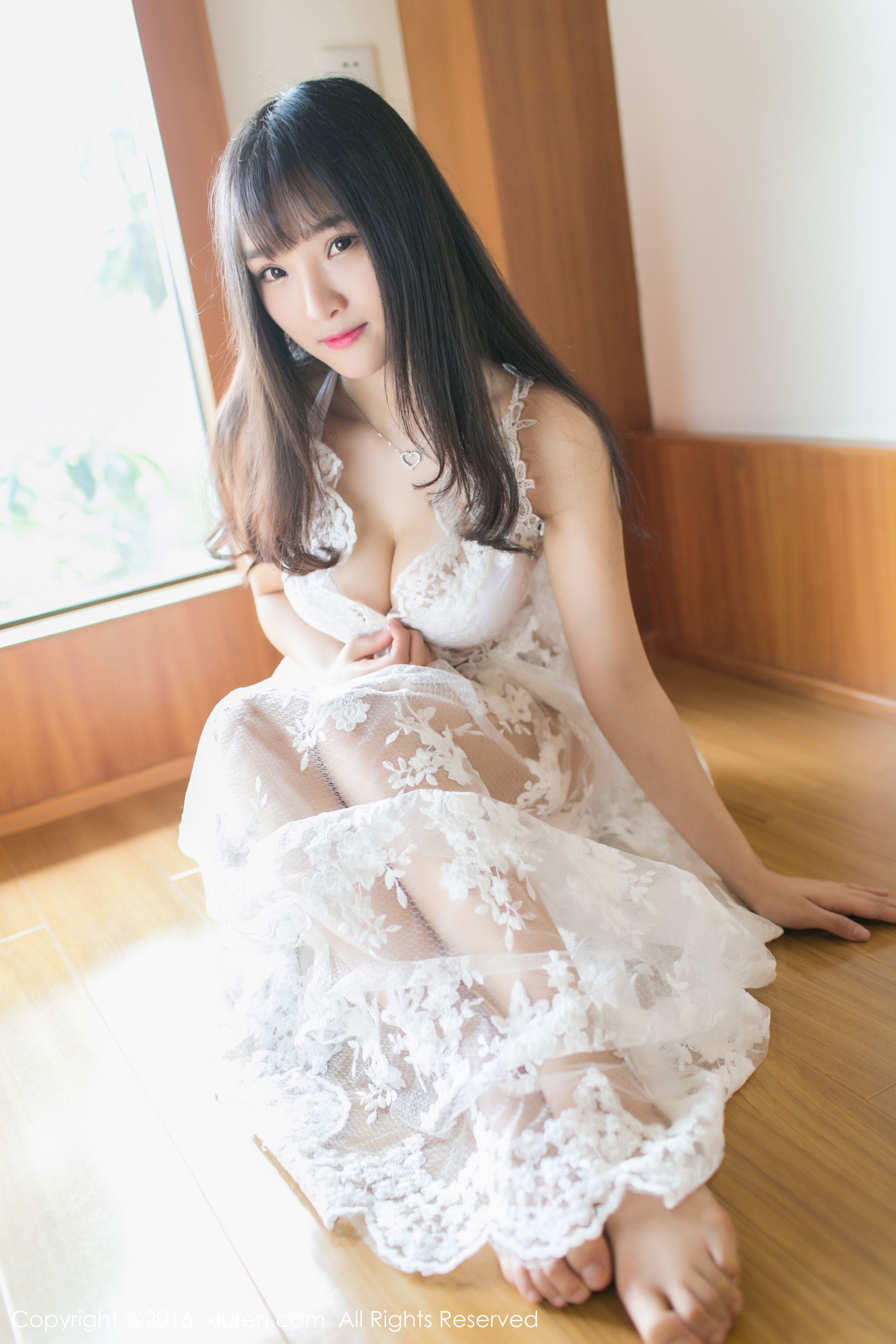 夏瑶baby《室拍比基尼+蕾丝长裙》 [秀人网XiuRen] No.531