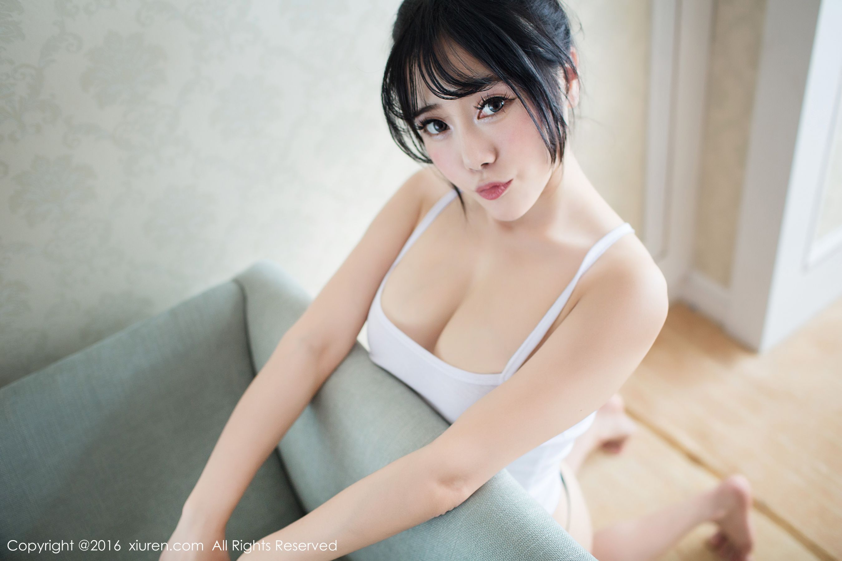 兜豆靓Youlina《香蕉小护士》 [秀人网XiuRen] No.550