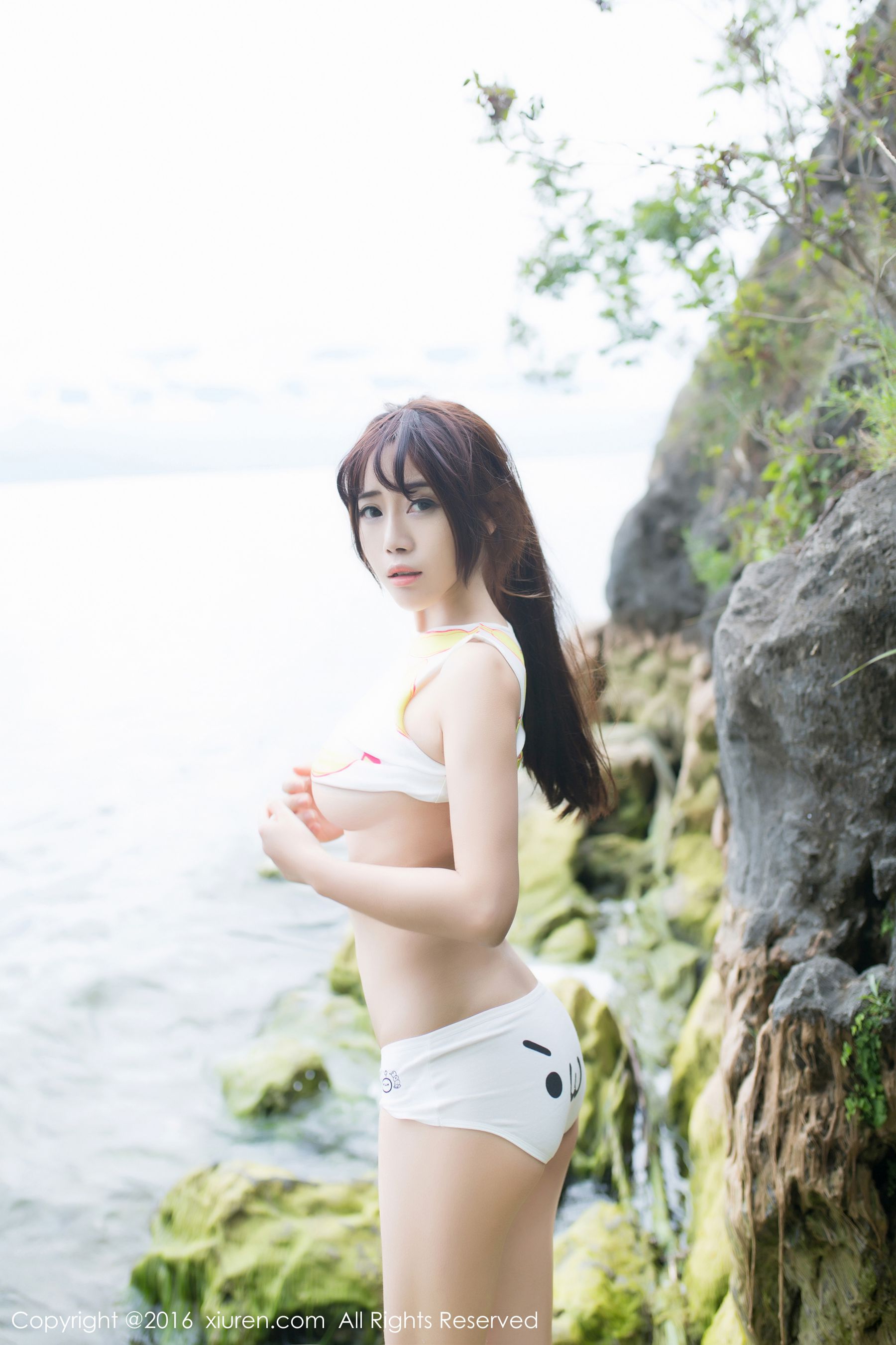 兜豆靓Youlina《云南旅拍》阳光性感系列 [秀人网XiuRen] No.623