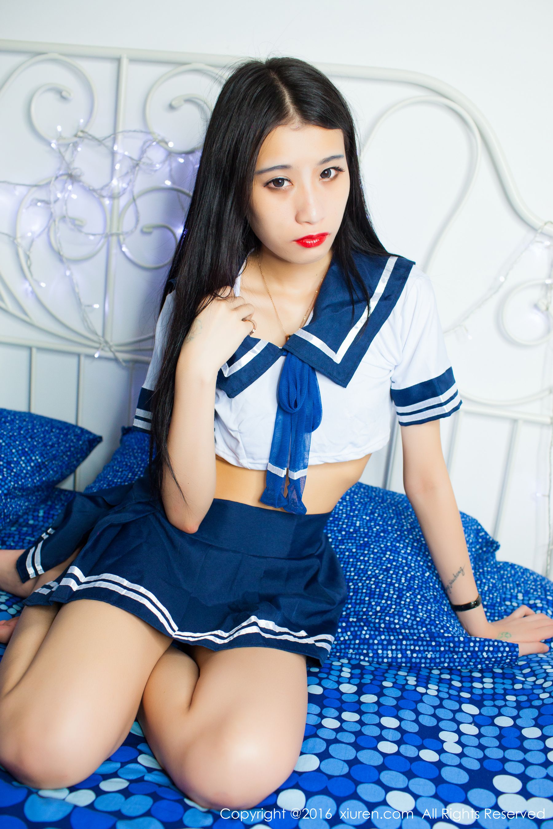 黄炜婷Tina《空姐制服、性感肚兜，清纯学生装与诱惑捆绑系列》 [秀人网XiuRen] No.637