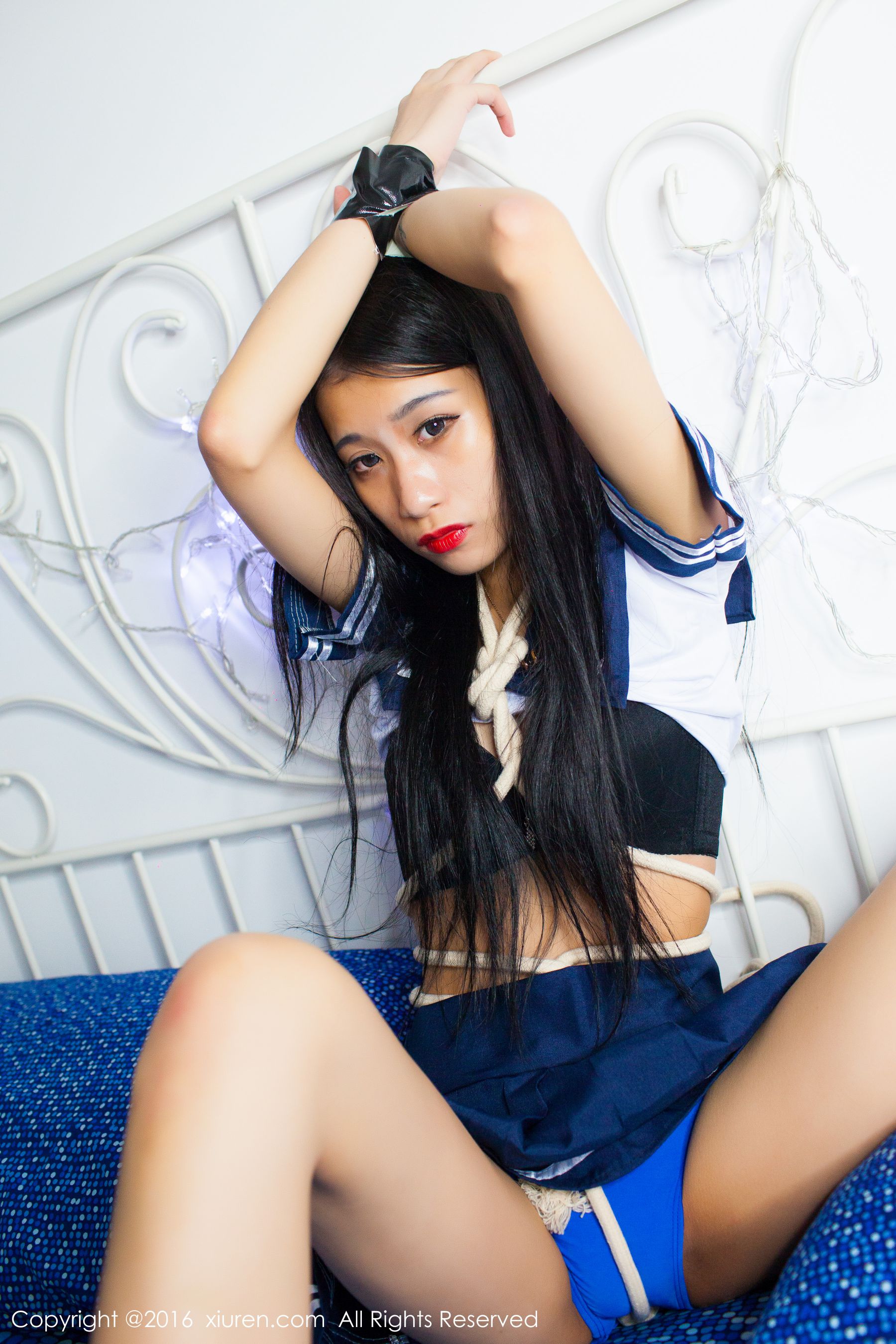 黄炜婷Tina《空姐制服、性感肚兜，清纯学生装与诱惑捆绑系列》 [秀人网XiuRen] No.637