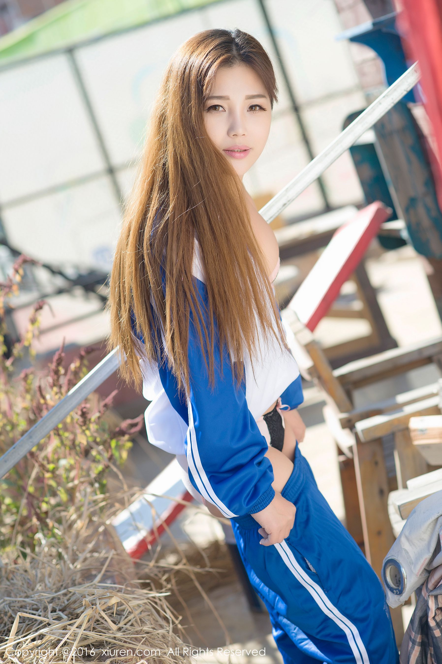 周予然《高中校服户外爆乳，经典日系校服》 [秀人网XiuRen] No.651