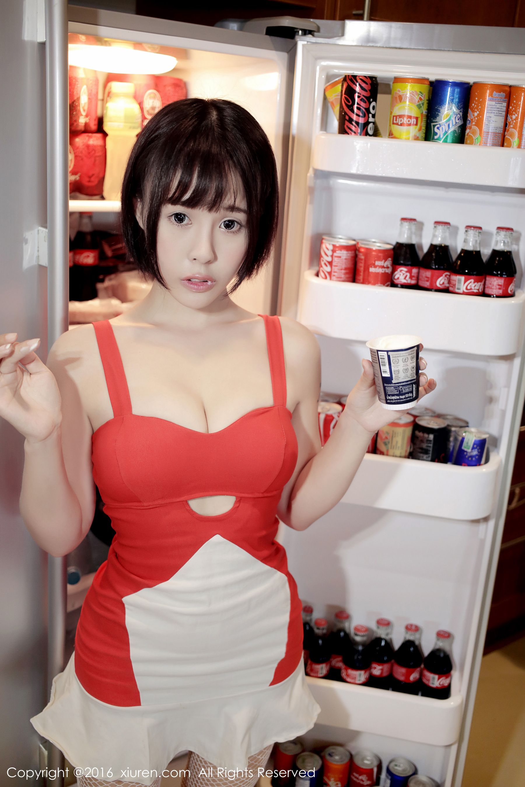 Evelyn艾莉《小红裙》 [秀人网XiuRen] No.665