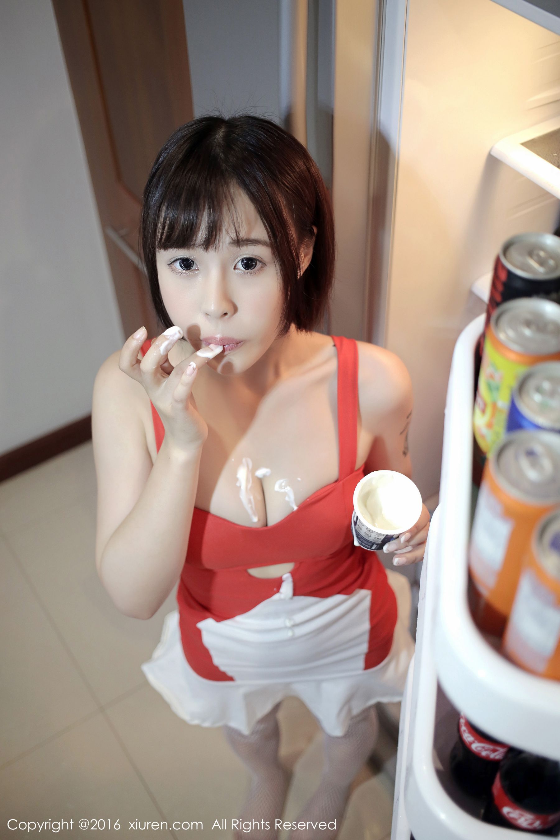 Evelyn艾莉《小红裙》 [秀人网XiuRen] No.665