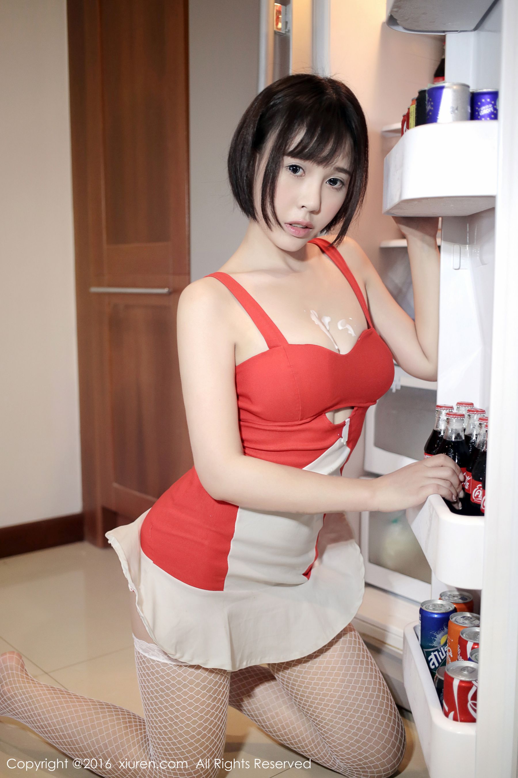 Evelyn艾莉《小红裙》 [秀人网XiuRen] No.665