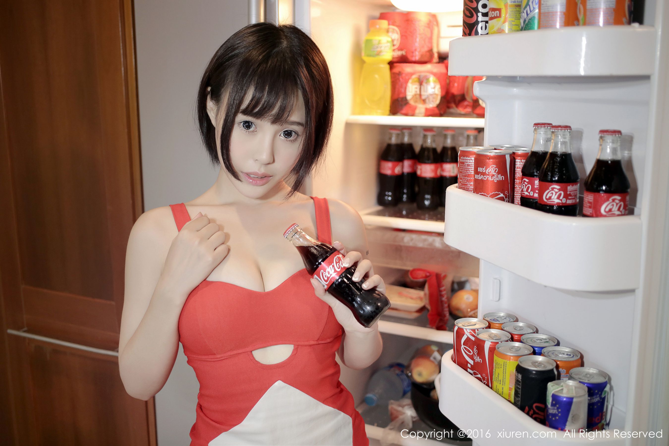 Evelyn艾莉《小红裙》 [秀人网XiuRen] No.665
