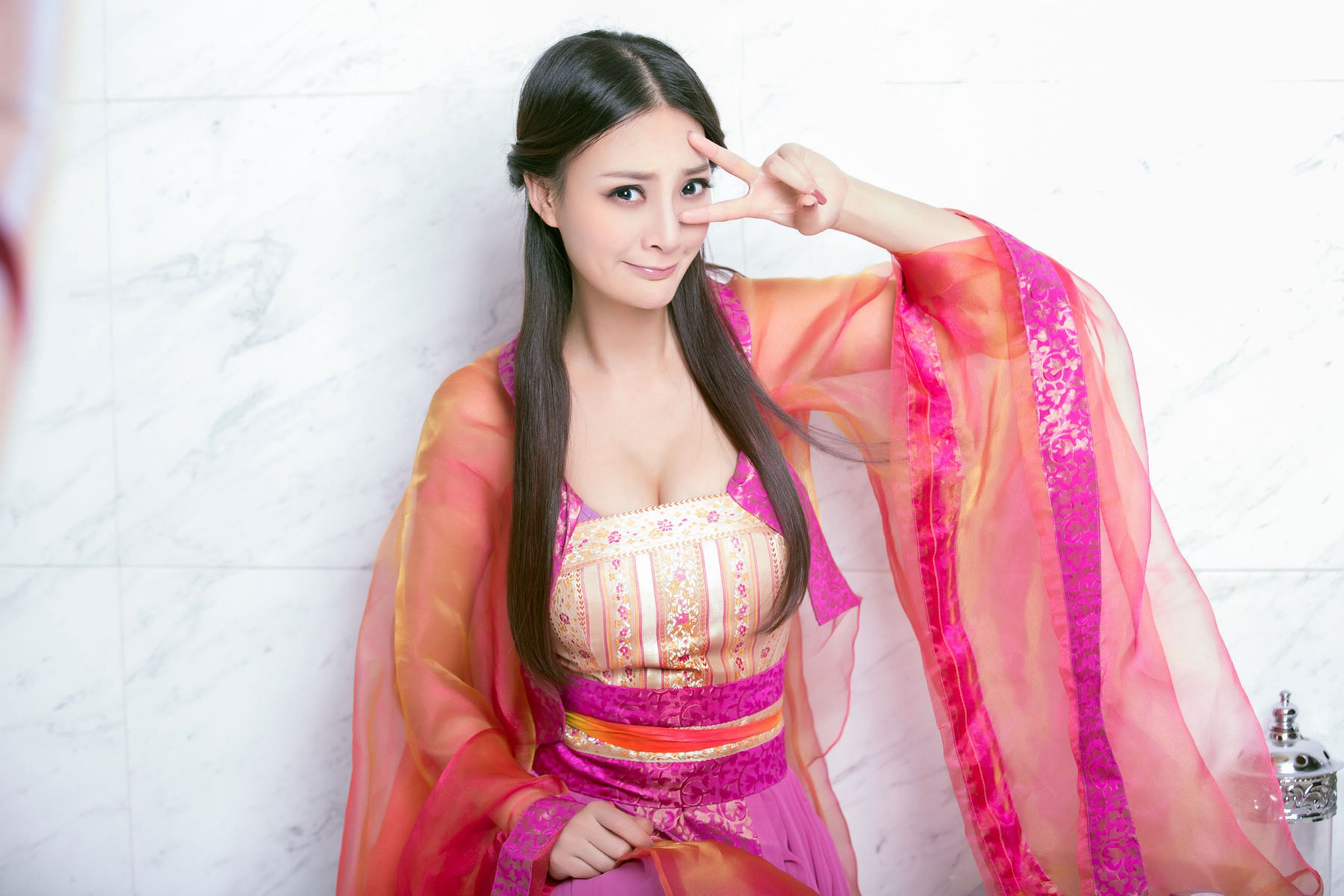 王李丹妮《汹涌婀娜，挺拔又苗条到不科学》 [推女郎TuiGirl] No.022