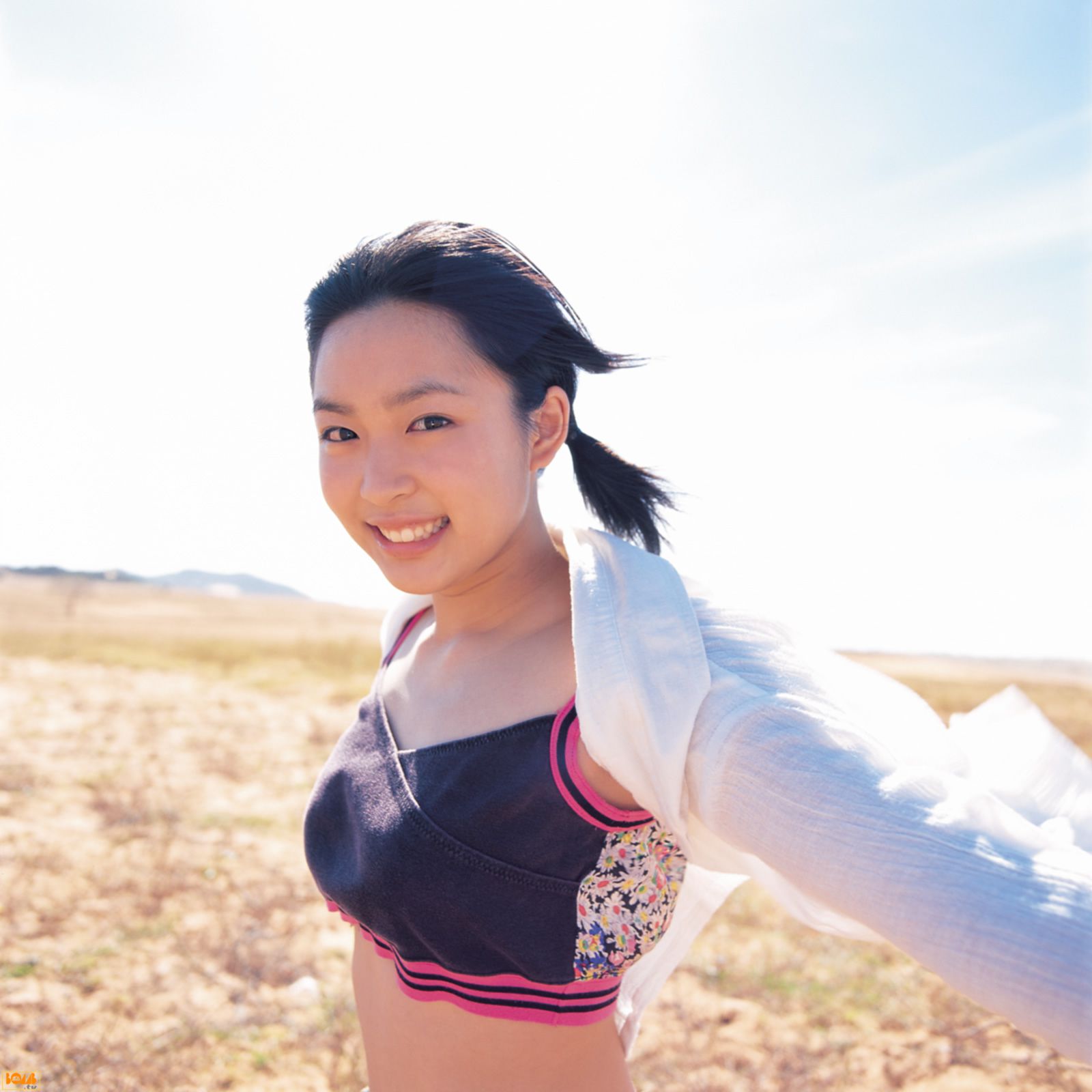 黒川芽以《Nina – Special Wallpaper》  [Bomb.TV] 2004年12月刊