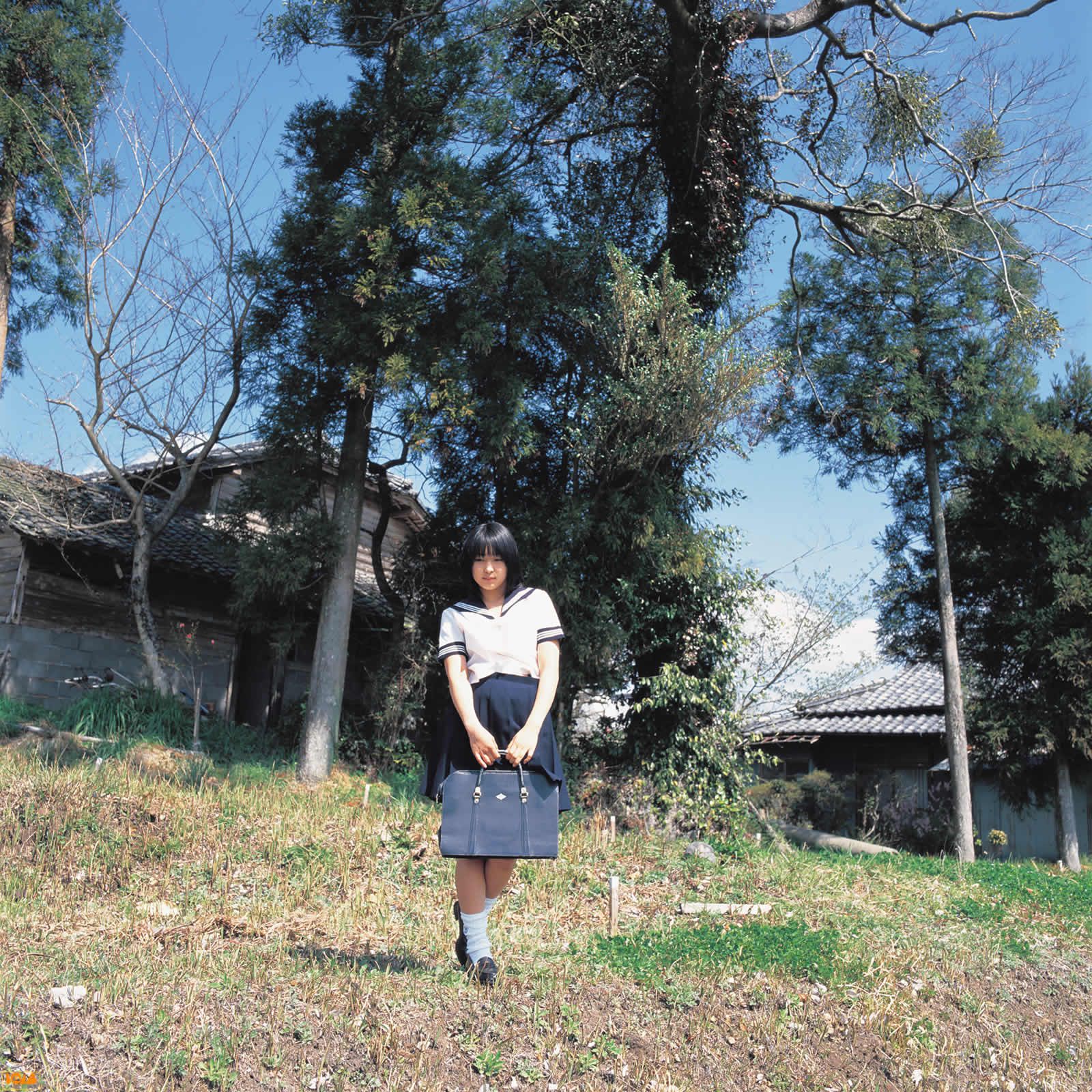 黒川芽以《Nina – Special Wallpaper》  [Bomb.TV] 2004年12月刊
