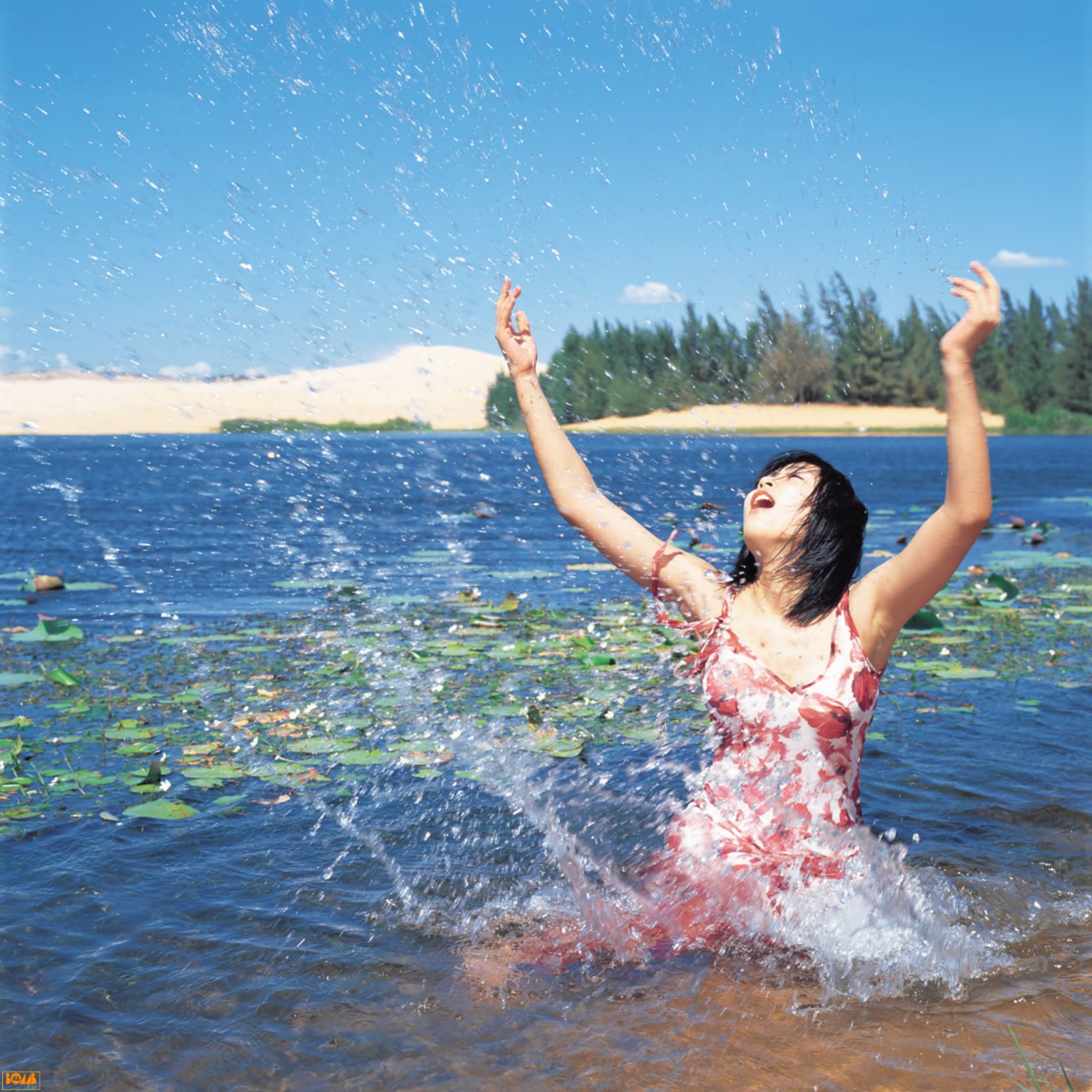 黒川芽以《Nina – Special Wallpaper》  [Bomb.TV] 2004年12月刊