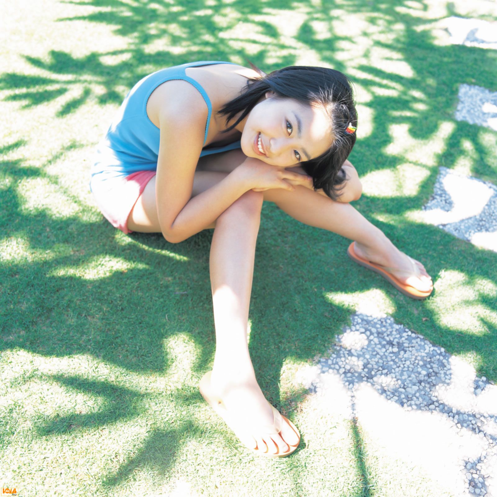 黒川芽以《Nina – Special Wallpaper》  [Bomb.TV] 2004年12月刊