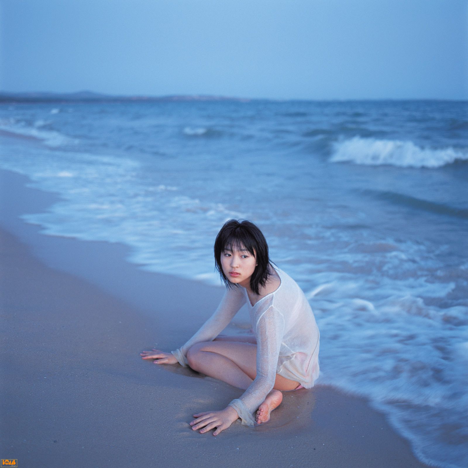 黒川芽以《Nina – Special Wallpaper》  [Bomb.TV] 2004年12月刊