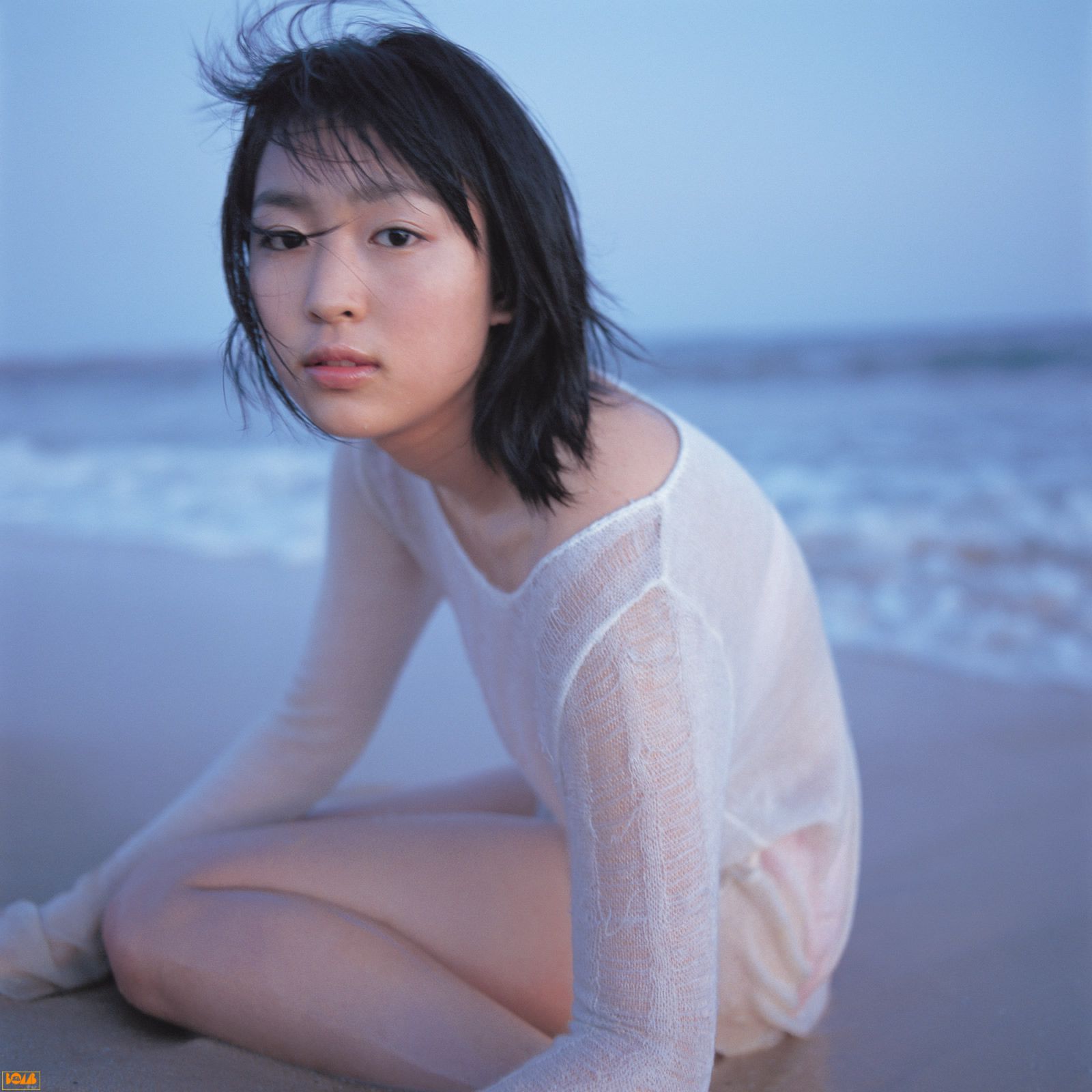 黒川芽以《Nina – Special Wallpaper》  [Bomb.TV] 2004年12月刊