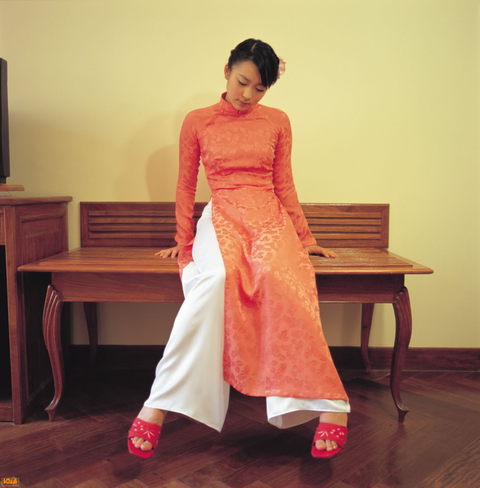 黒川芽以《Nina – Special Wallpaper》  [Bomb.TV] 2004年12月刊