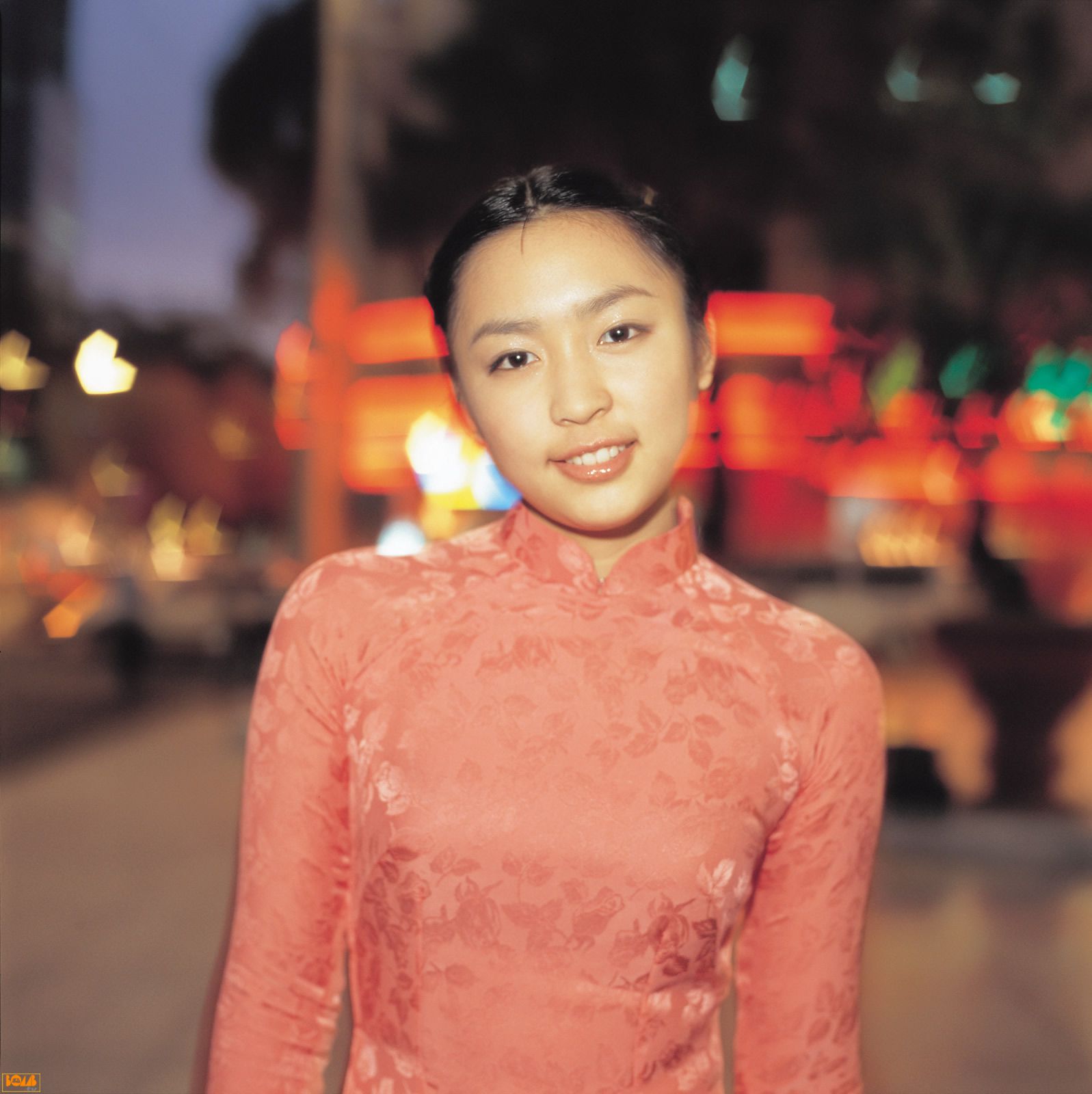 黒川芽以《Nina – Special Wallpaper》  [Bomb.TV] 2004年12月刊