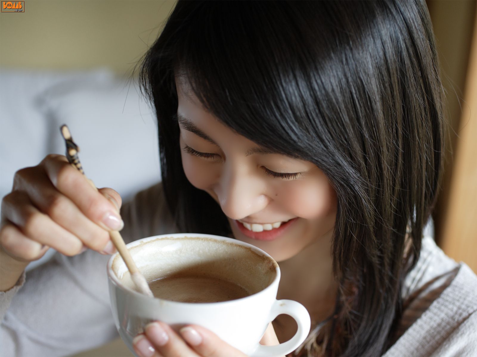 [Bomb.TV] 2008年08月刊 本假屋唯香/本仮屋ユイカ Yuika Motokariya