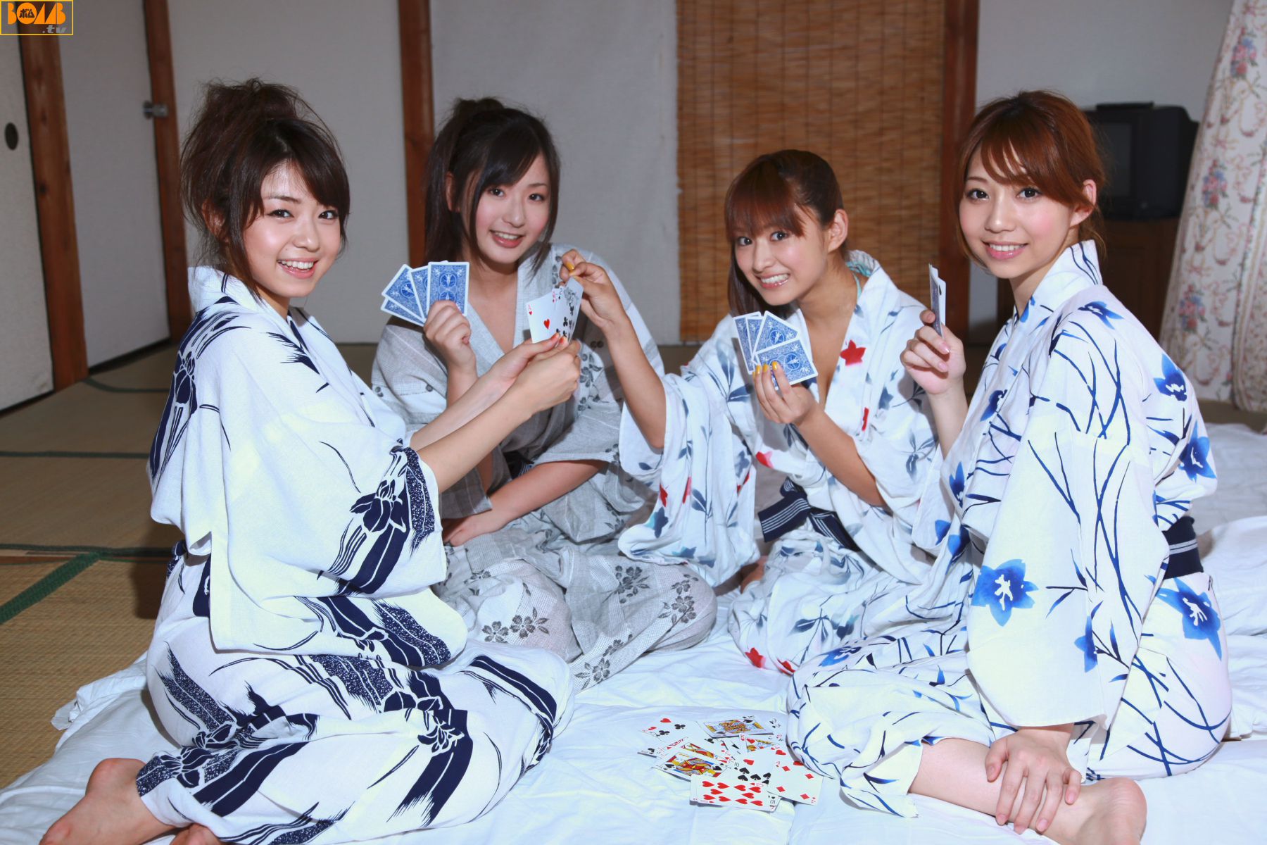 《アイドル夏合宿》   [Bomb.TV] 2010年09月刊