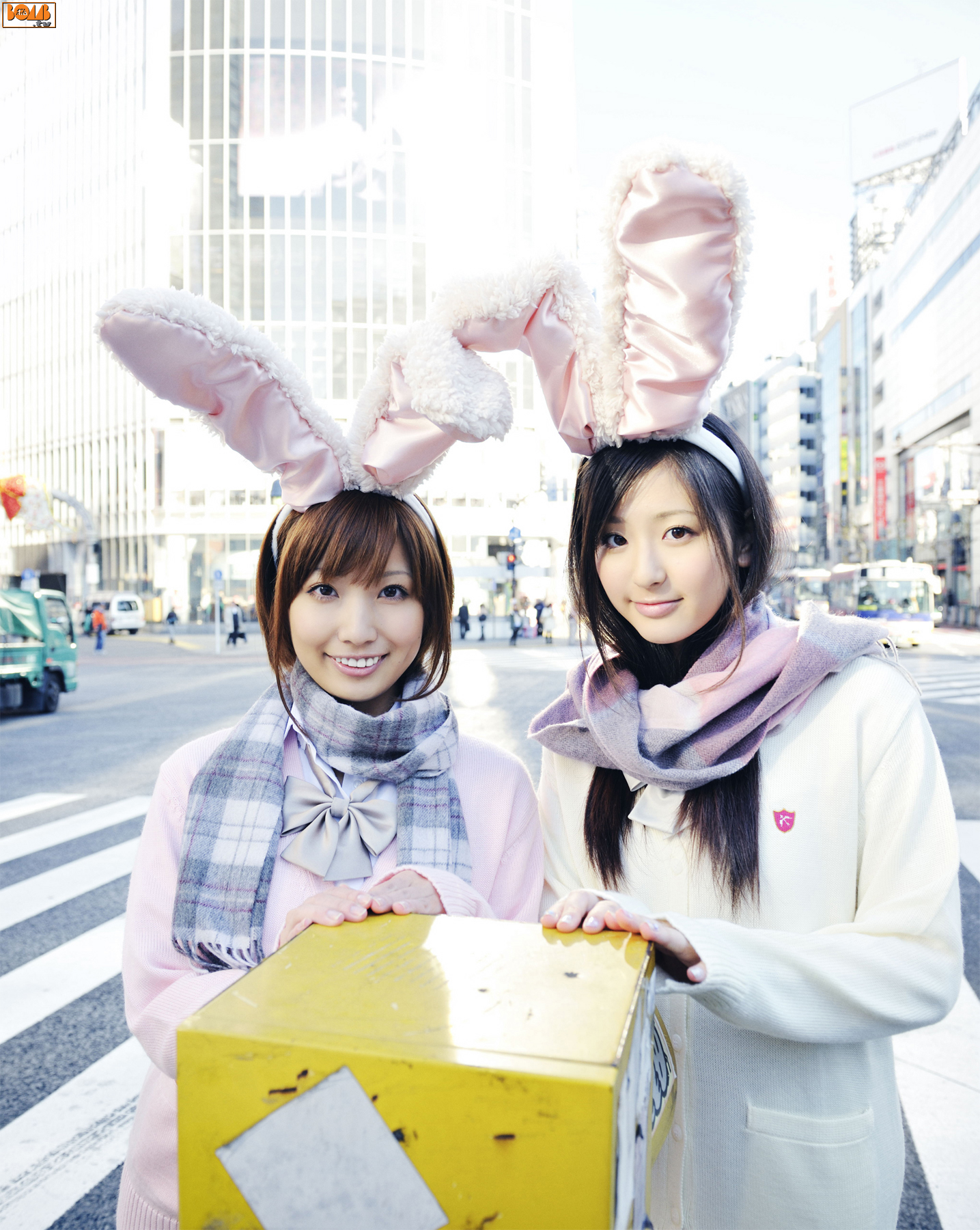 村上友梨&夏垣佳奈《Mimi Girls》 [Bomb.TV] 2011年02月号