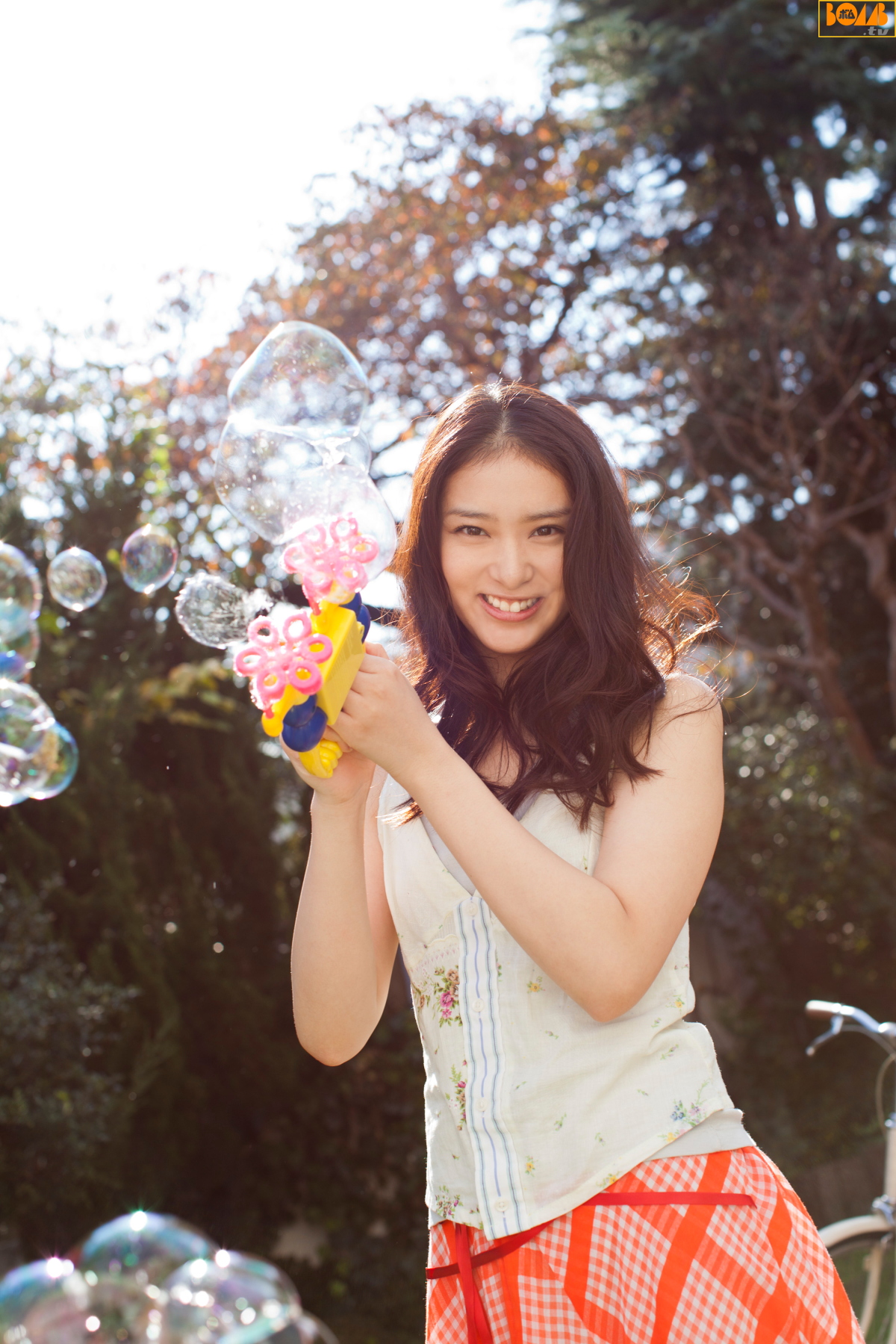 [Bomb.TV] 2012年02月号 武井咲 Emi Takei