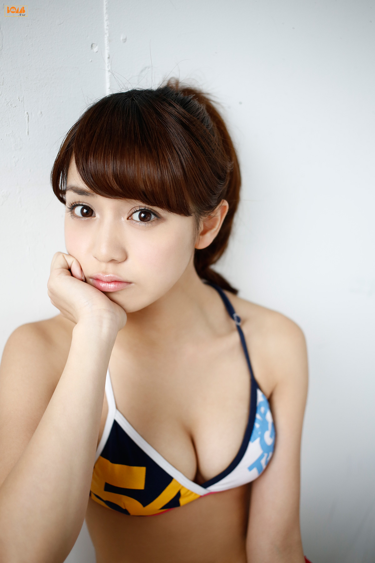 奥仲麻琴《Let s fly まこっちゃん!》  [Bomb.TV] 2015年01月号