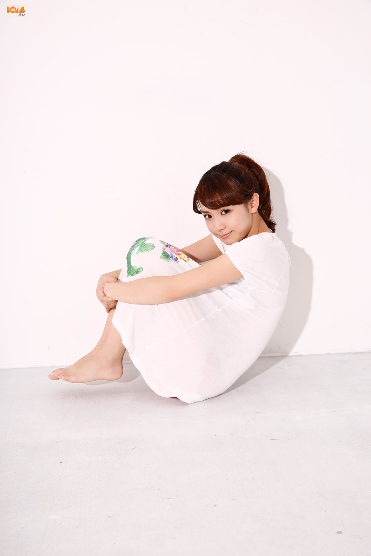 奥仲麻琴《Let s fly まこっちゃん!》  [Bomb.TV] 2015年01月号