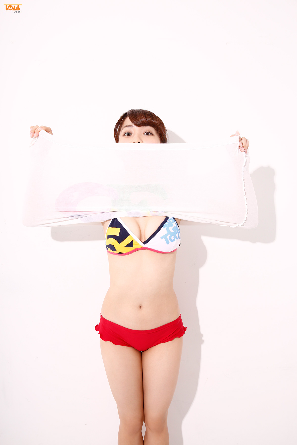 奥仲麻琴《Let s fly まこっちゃん!》  [Bomb.TV] 2015年01月号